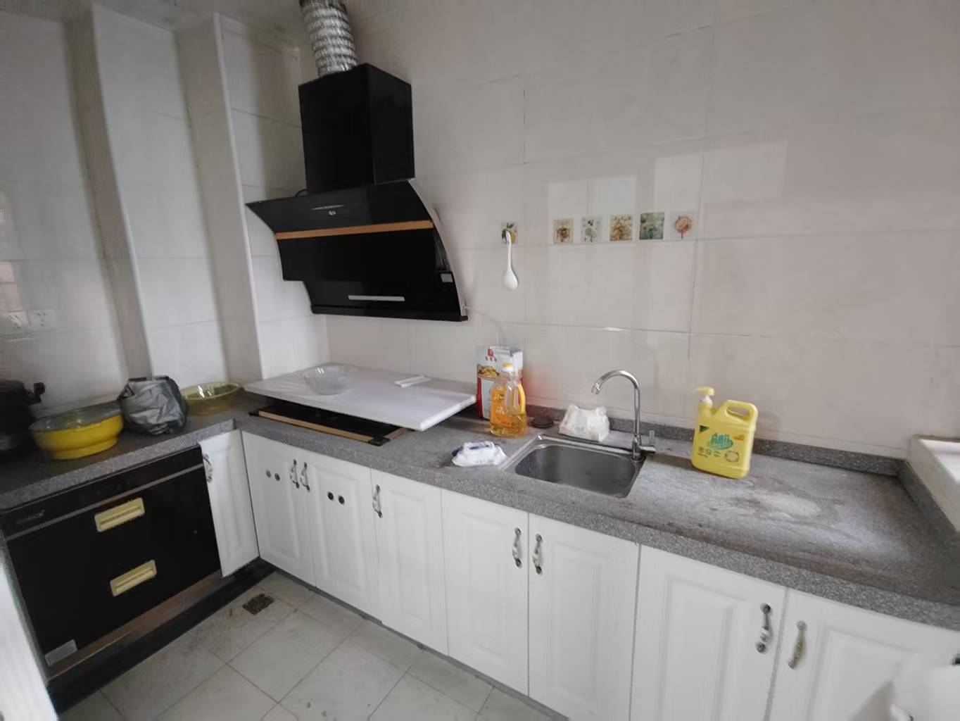 香榭花园  2室1厅1卫    2500.0元/月室内图