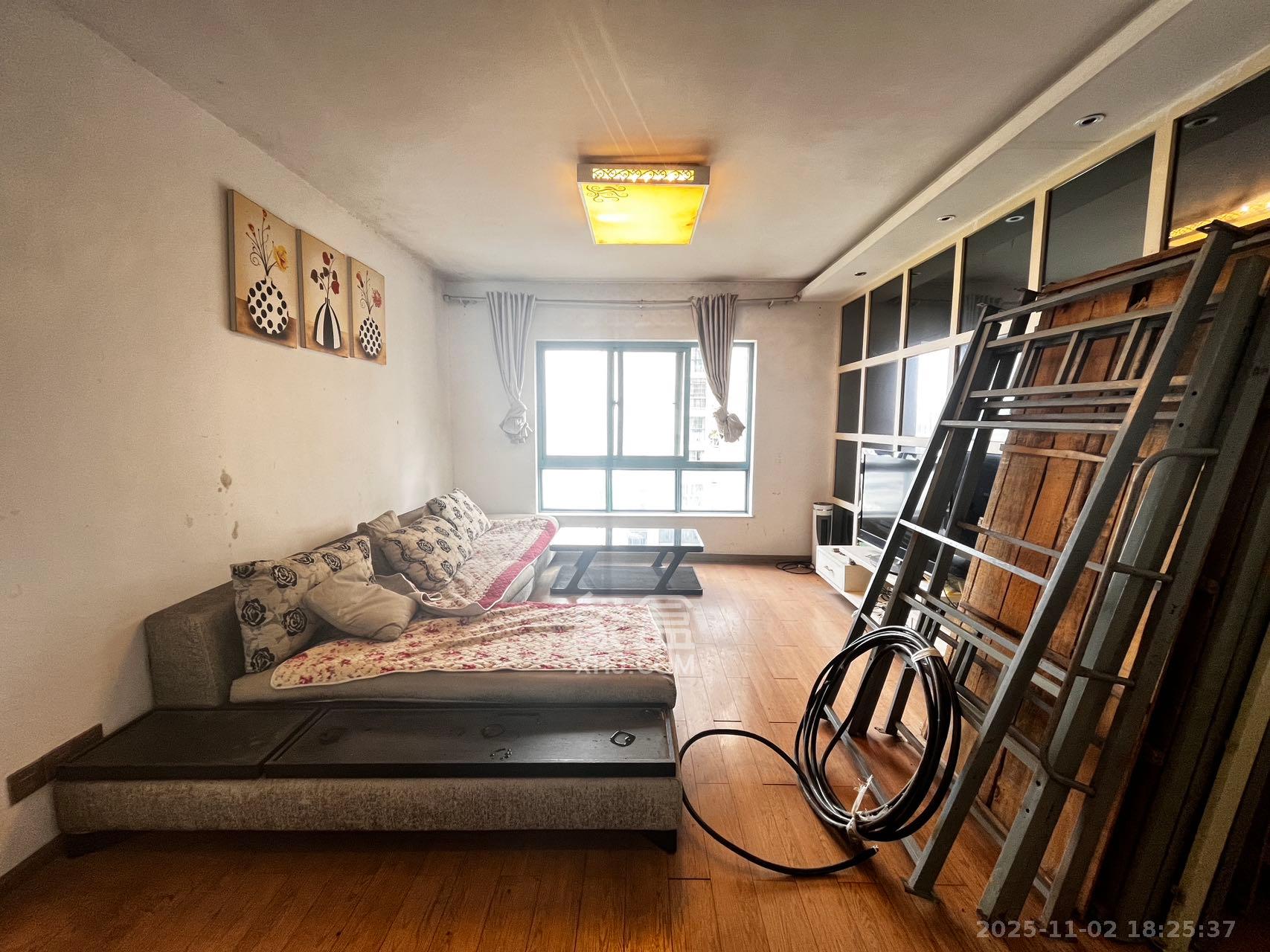 蝴蝶谷 3室2厅1卫 1700.0元/月 蝴蝶谷 3室2厅1卫 1700.0元/月室内图