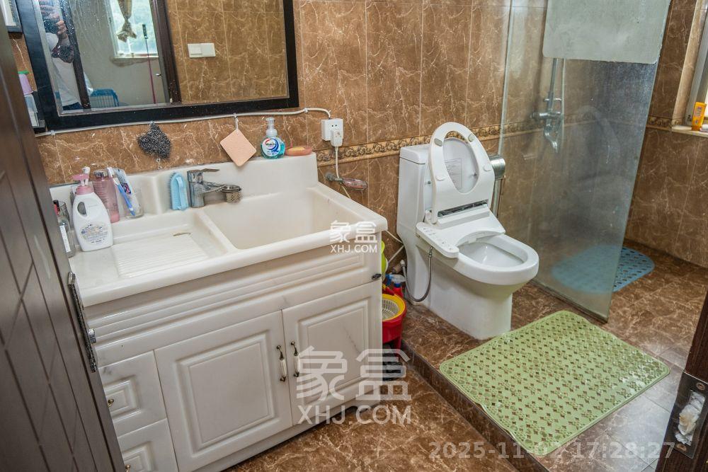 红树湾  4室2厅2卫    2500.0元/月室内图