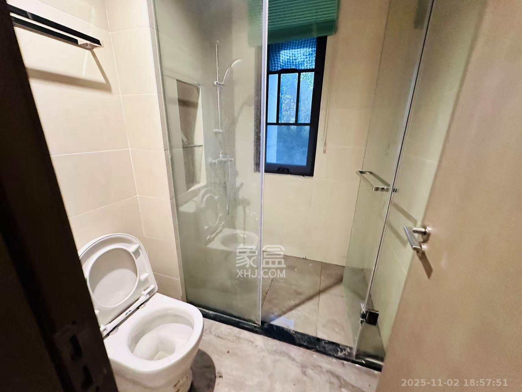 新力铂园（江山云著）  4室2厅2卫    5300.0元/月室内图