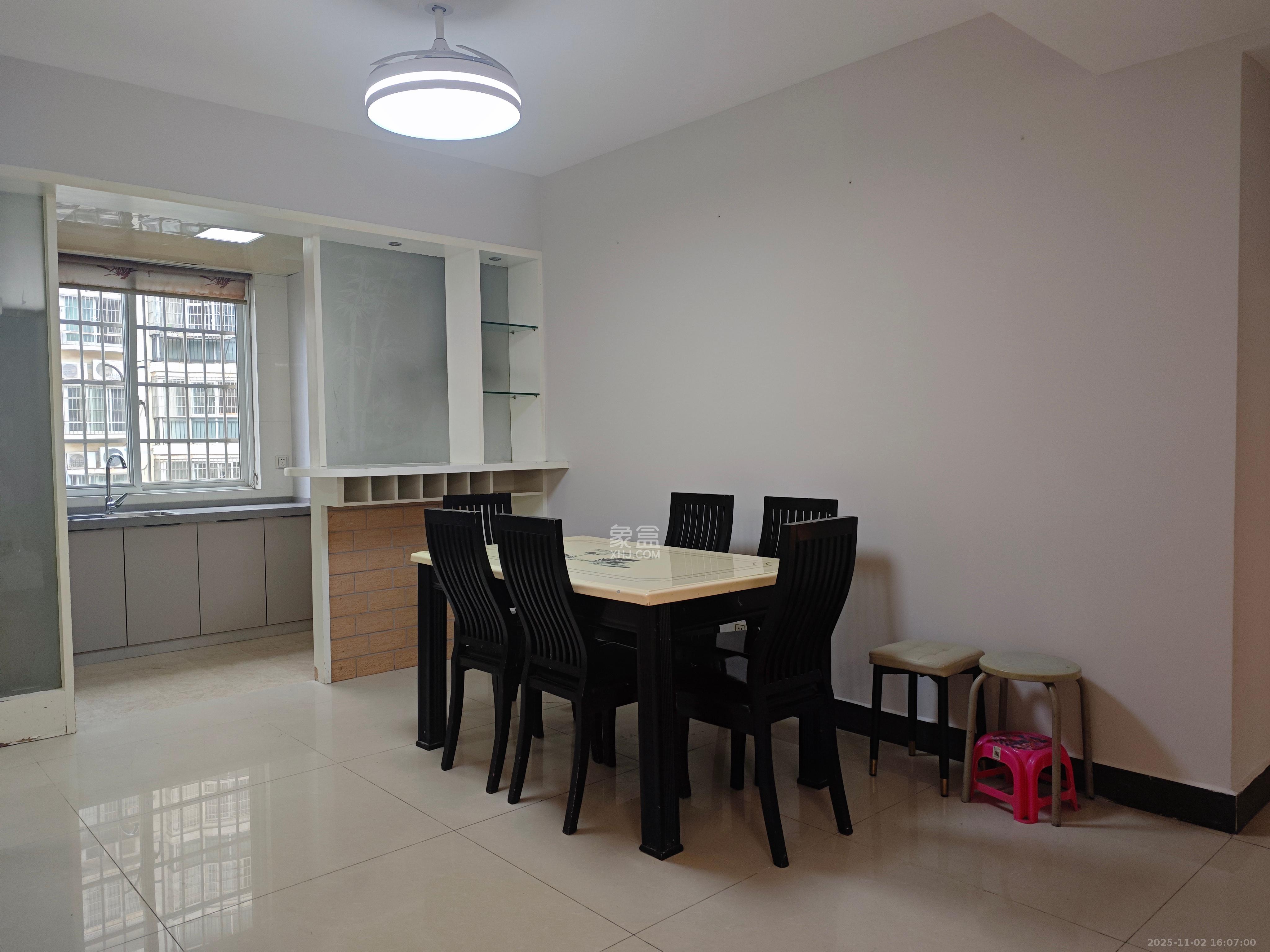 东方名都百草园  3室2厅2卫    2600.0元/月 东方名都百草园  3室2厅2卫    2600.0元/月室内图