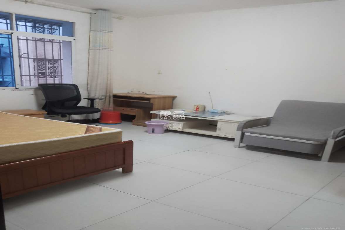 向东南社区 1室1厅1卫 1100.0元/月 向东南社区 1室1厅1卫 1100.0元/月室内图