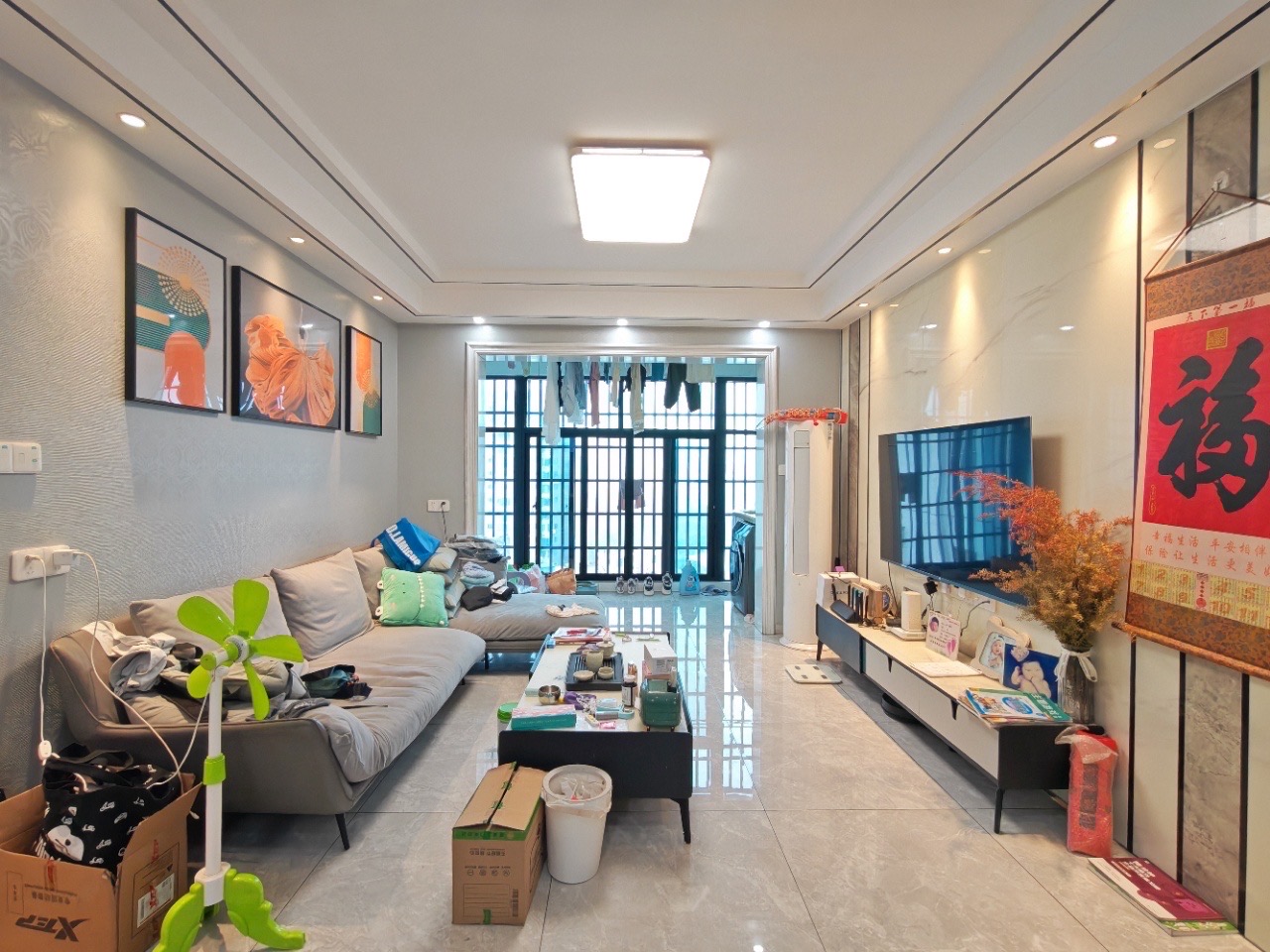 蓝海瑞园  1室0厅0卫    145.0万客厅