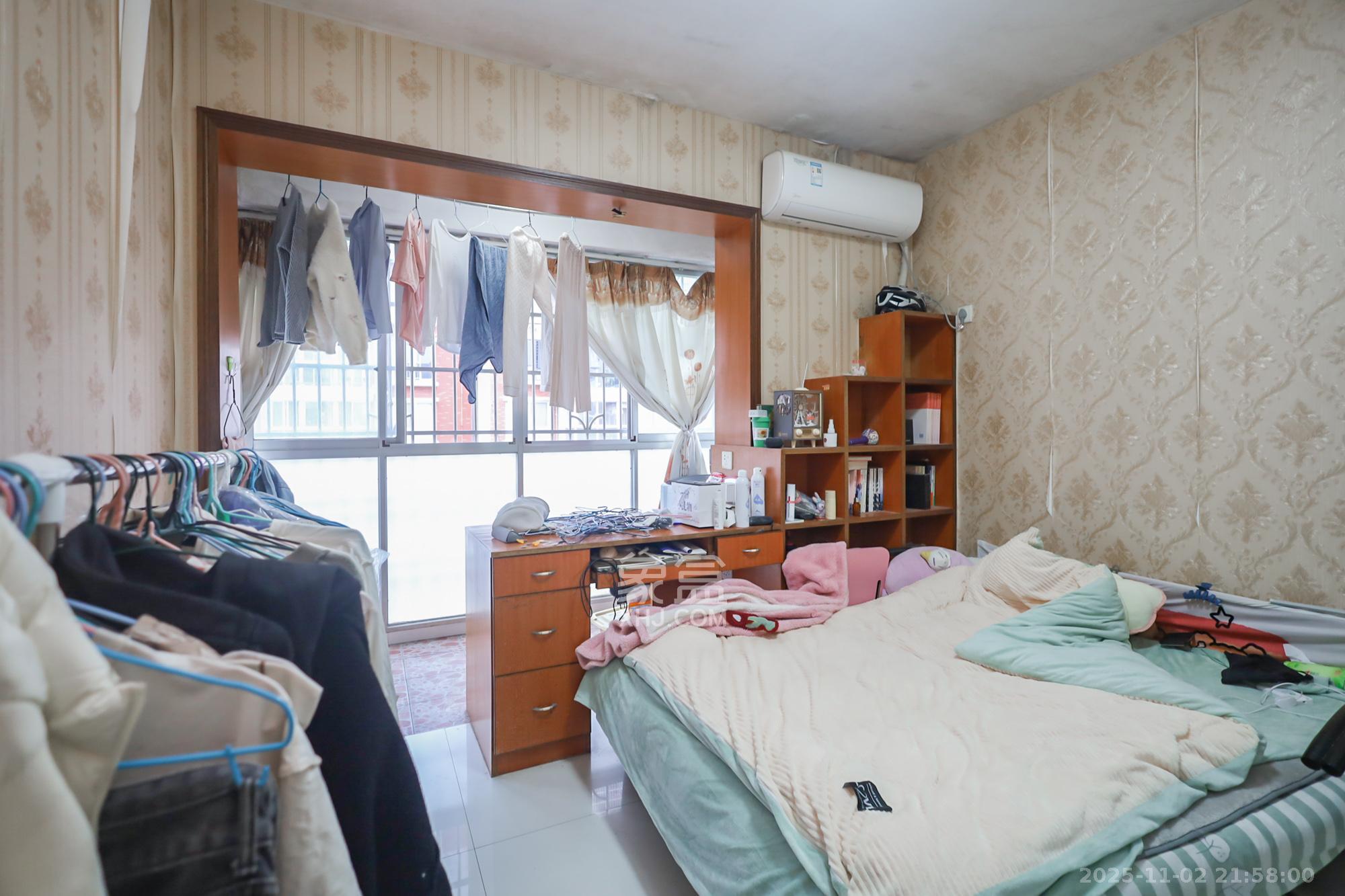 湘许嘉园  3室2厅1卫    123.0万卧室