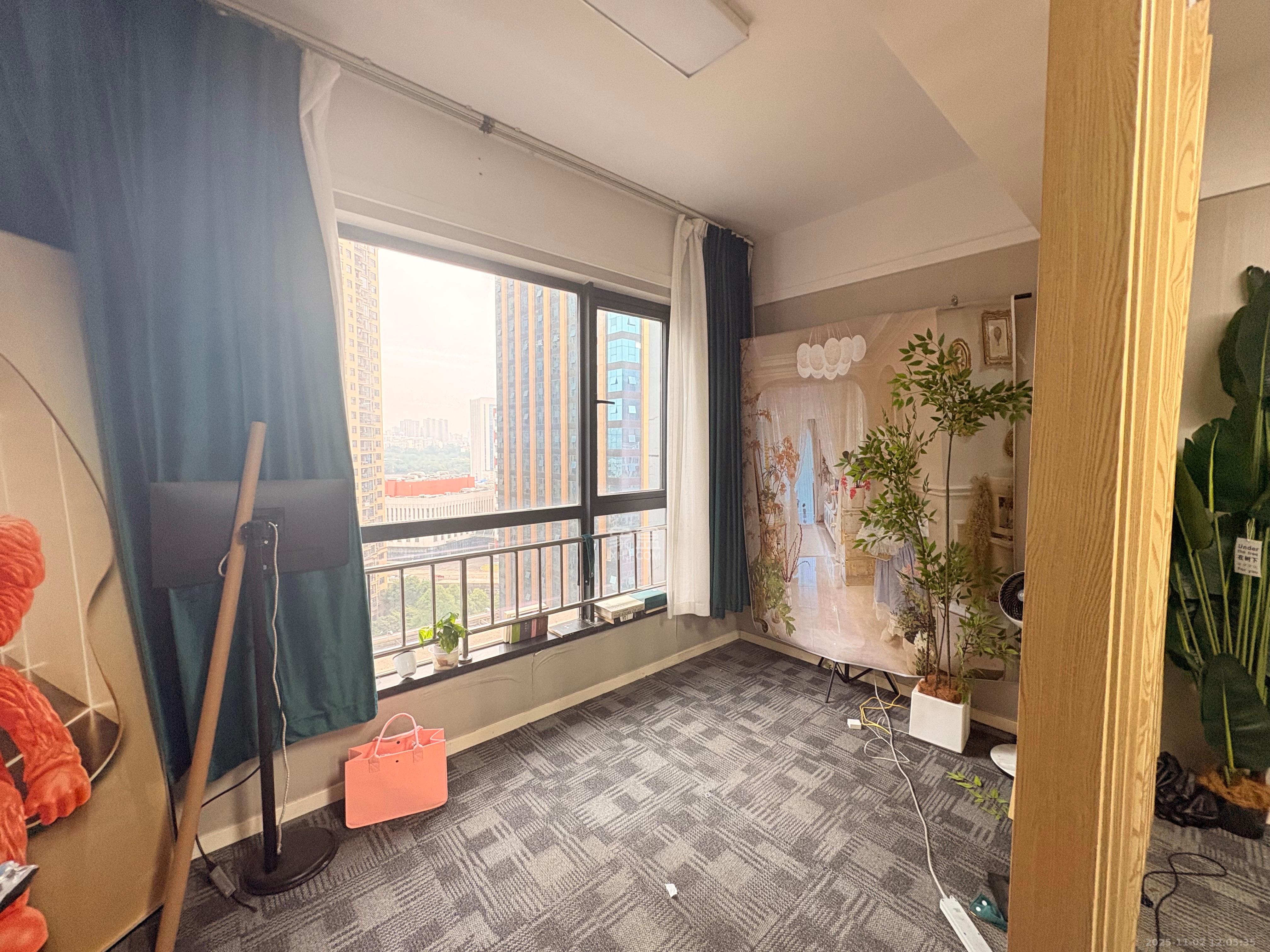 德思勤城市广场（宝格丽公寓）  1室1厅1卫    1800.0元/月室内图