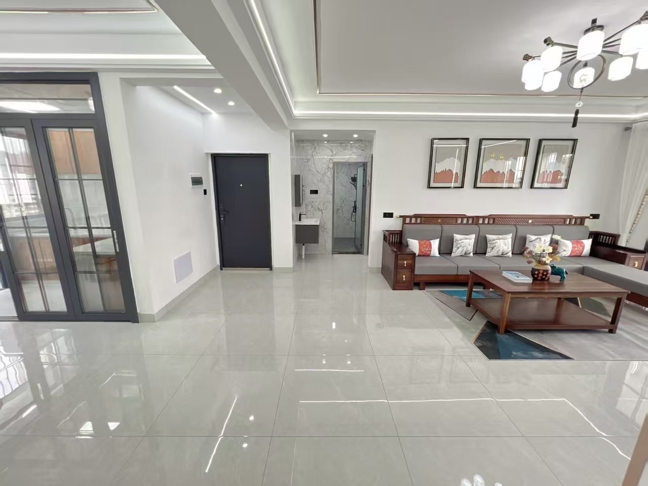 宝泰温泉花园  3室1厅1卫    158.0万客厅