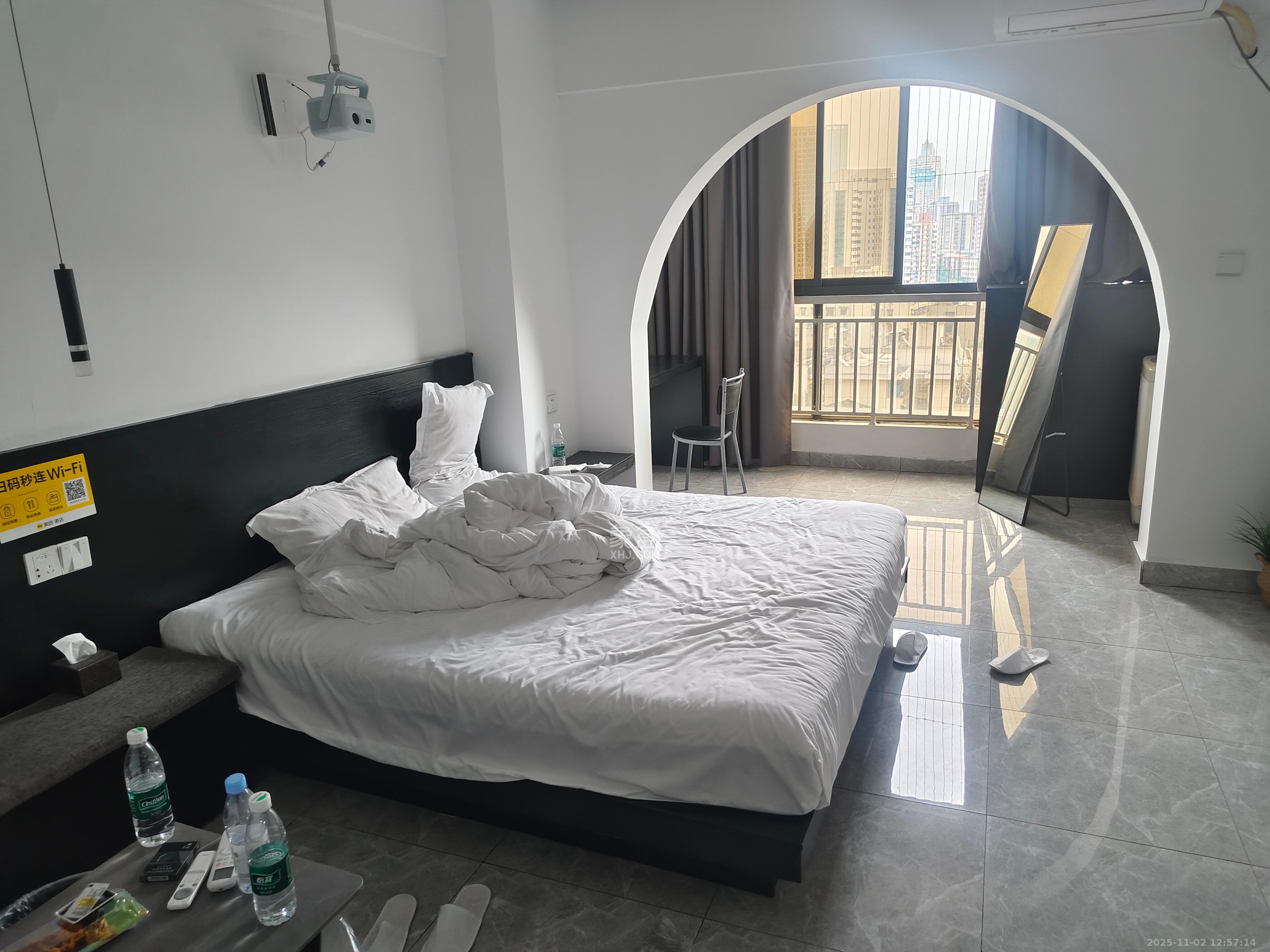 七彩丽都  1室1厅1卫    1600.0元/月室内图