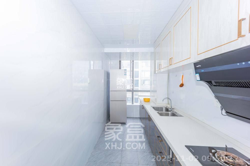 建鸿达华都(华都小户型及大华写字楼) 4室2厅3卫 5000.0元/月 建鸿达华都(华都小户型及大华写字楼) 4室2厅3卫 5000.0元/月室内图