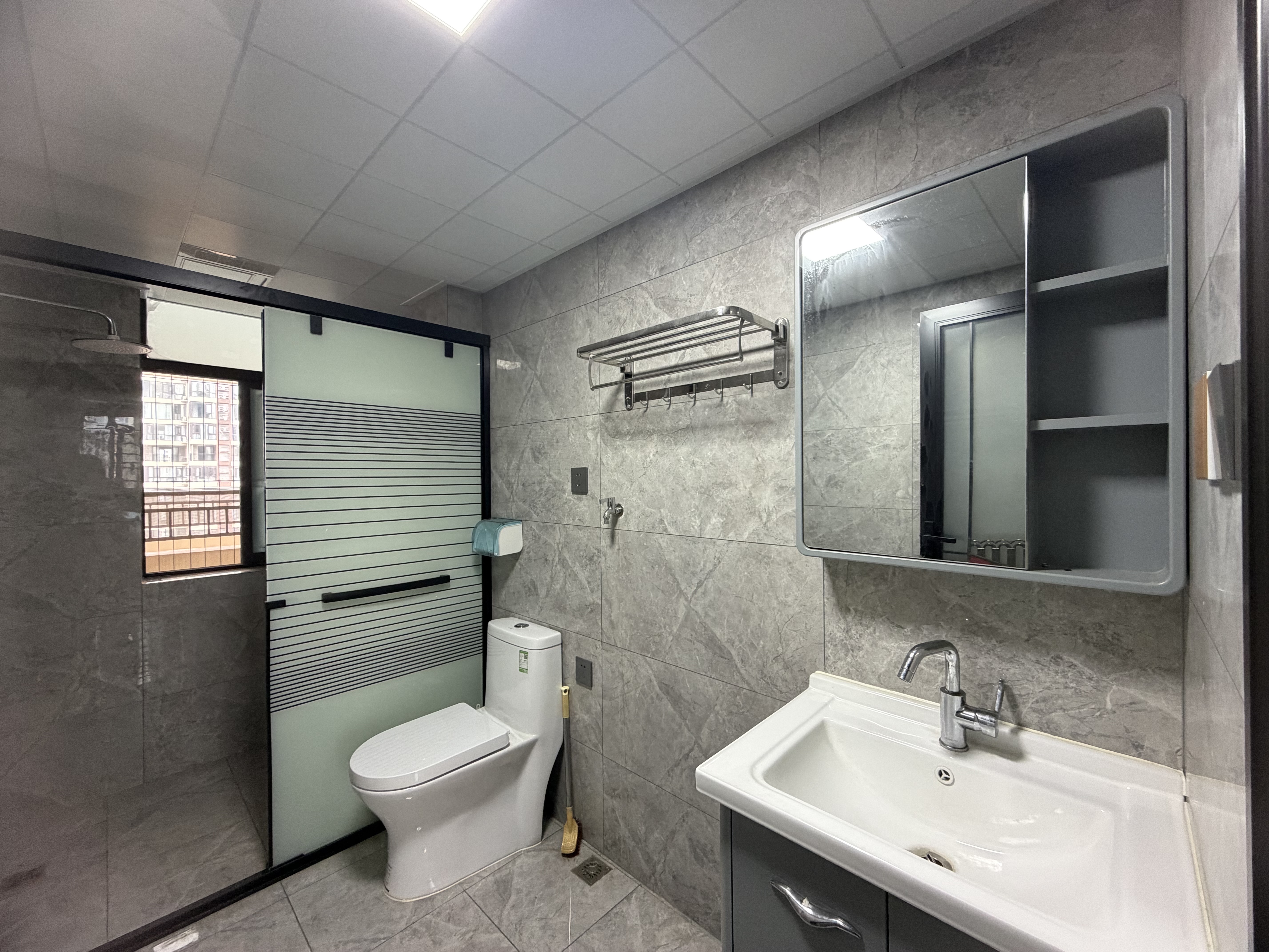 万恒白金汉宫 3室2厅1卫 3000.0元/月 万恒白金汉宫 3室2厅1卫 3000.0元/月室内图