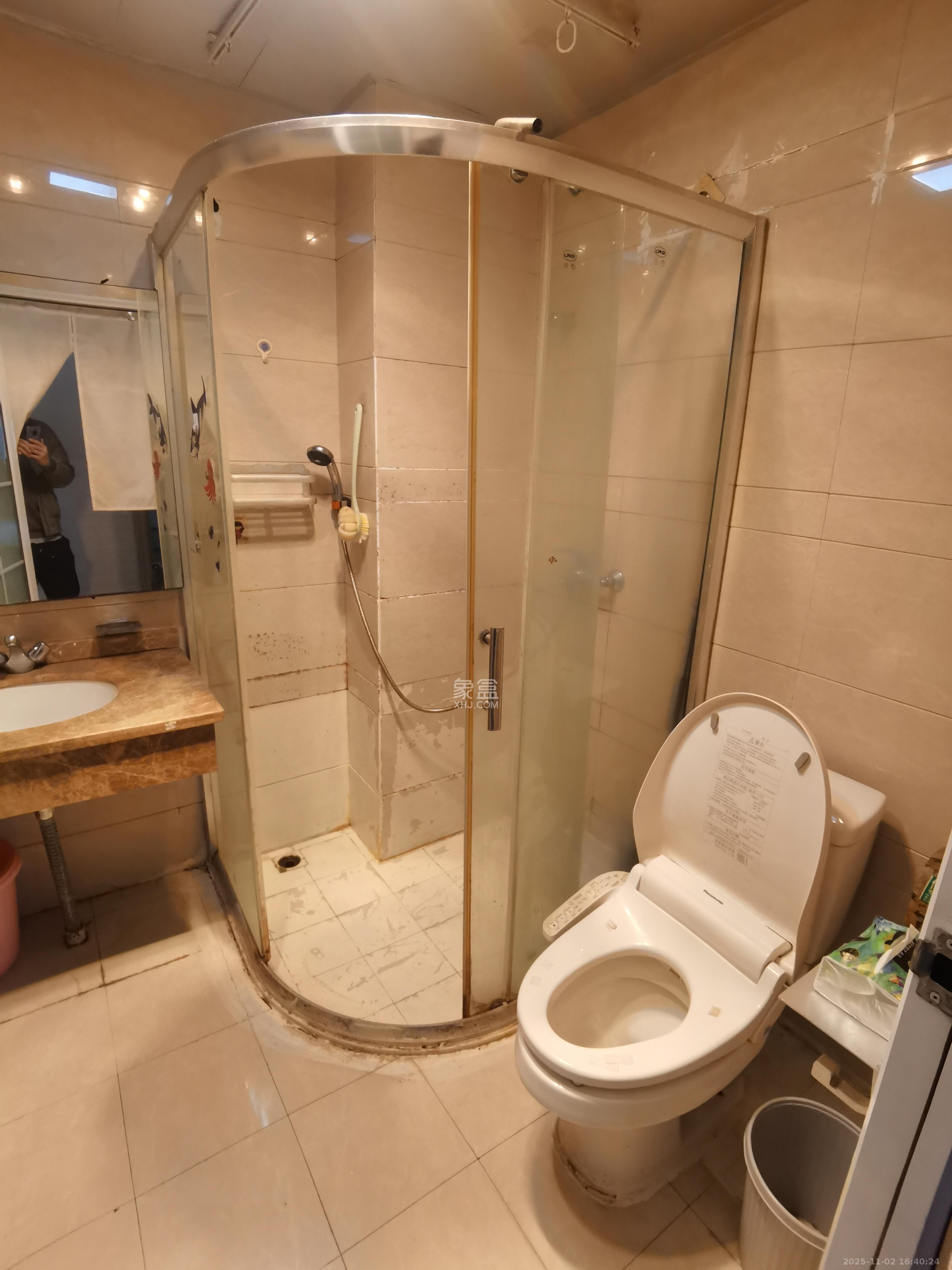 西子一间  2室2厅1卫    2300.0元/月室内图