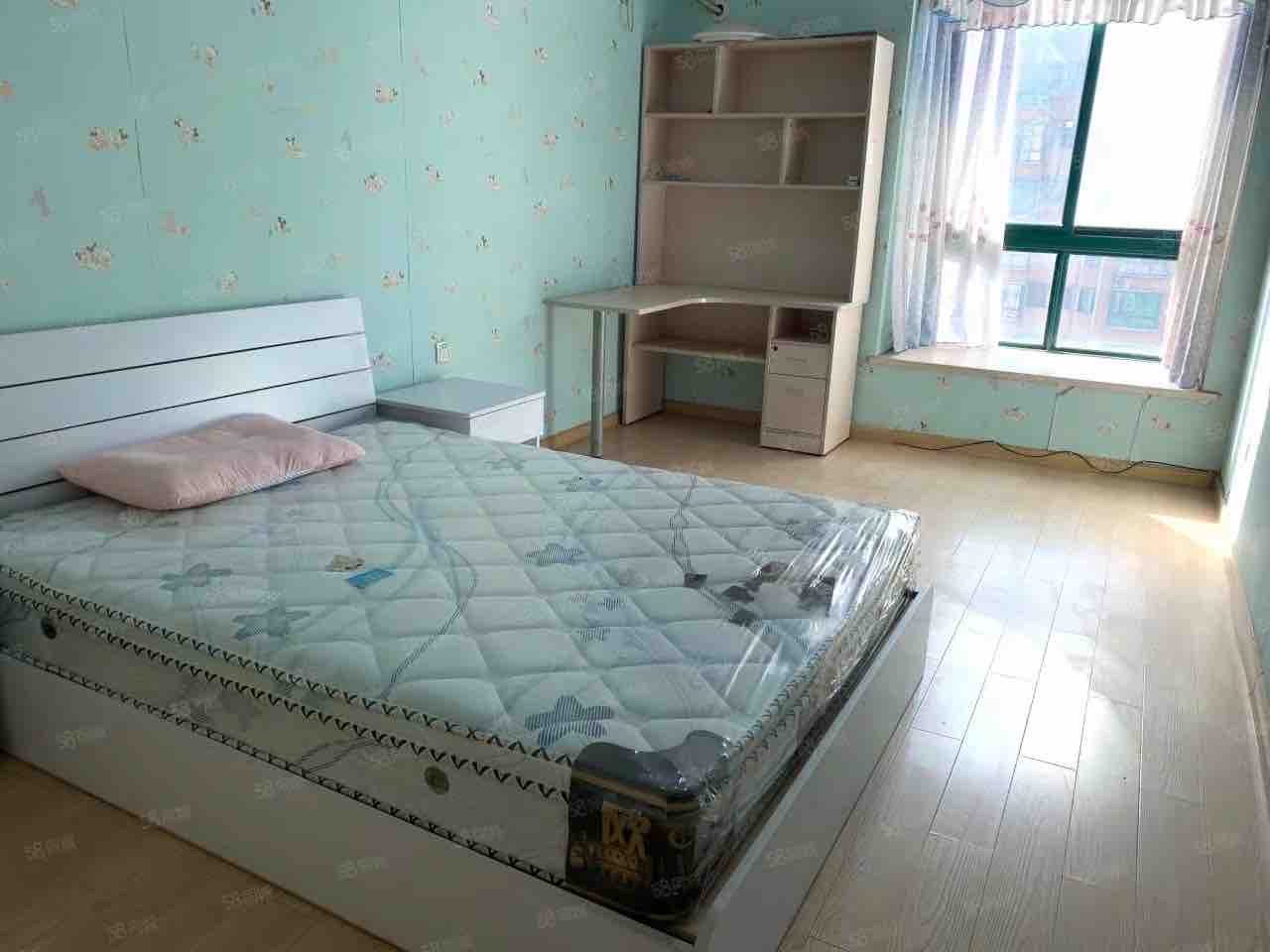 中天星城  1室2厅2卫    2000.0元/月室内图