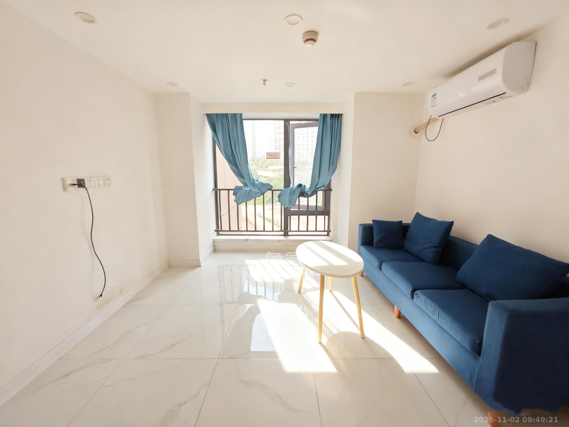 卓越江岸  2室1厅1卫    2200.0元/月