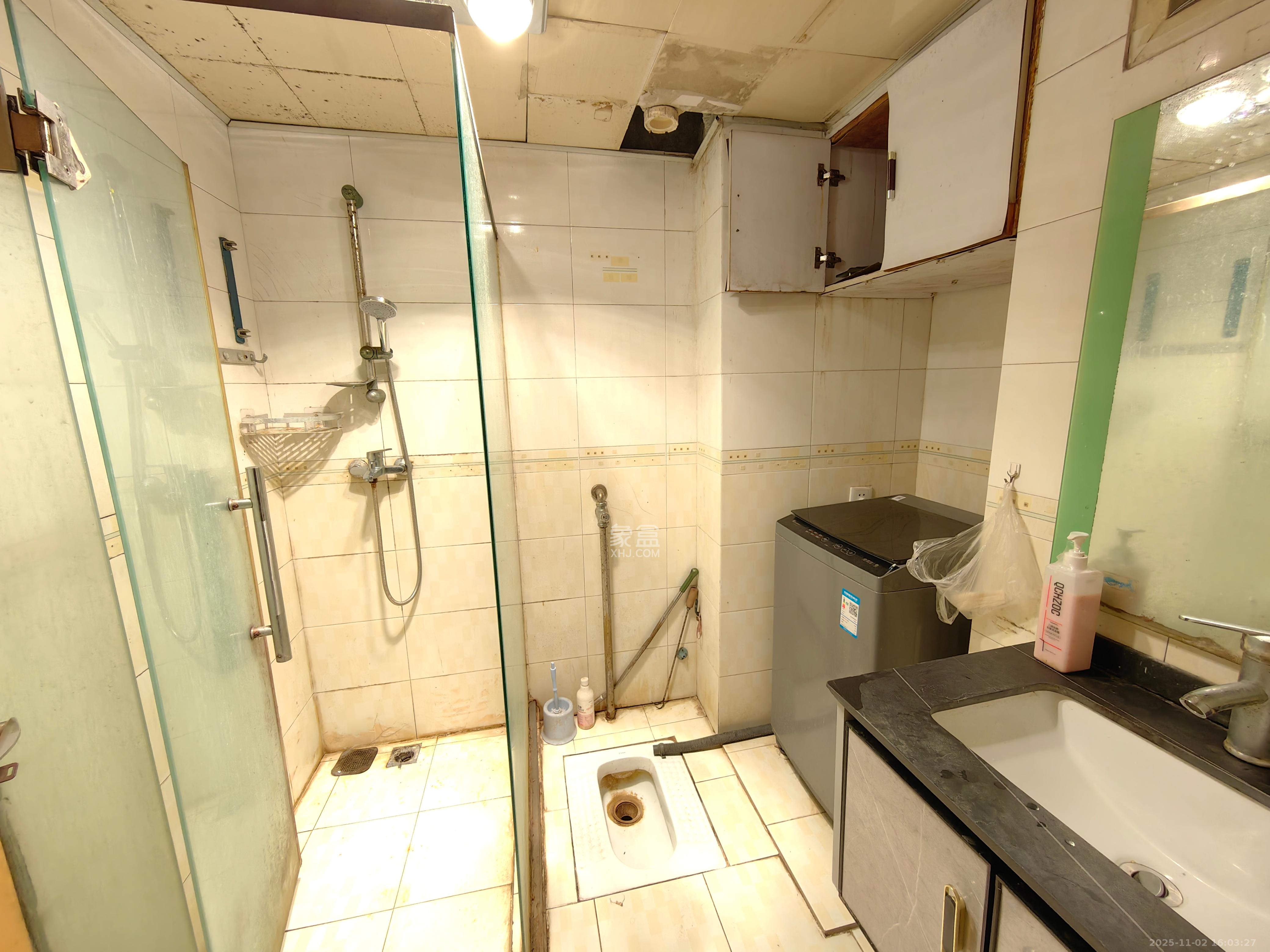 中南汽车世界 2室2厅1卫 1200.0元/月 中南汽车世界 2室2厅1卫 1200.0元/月室内图