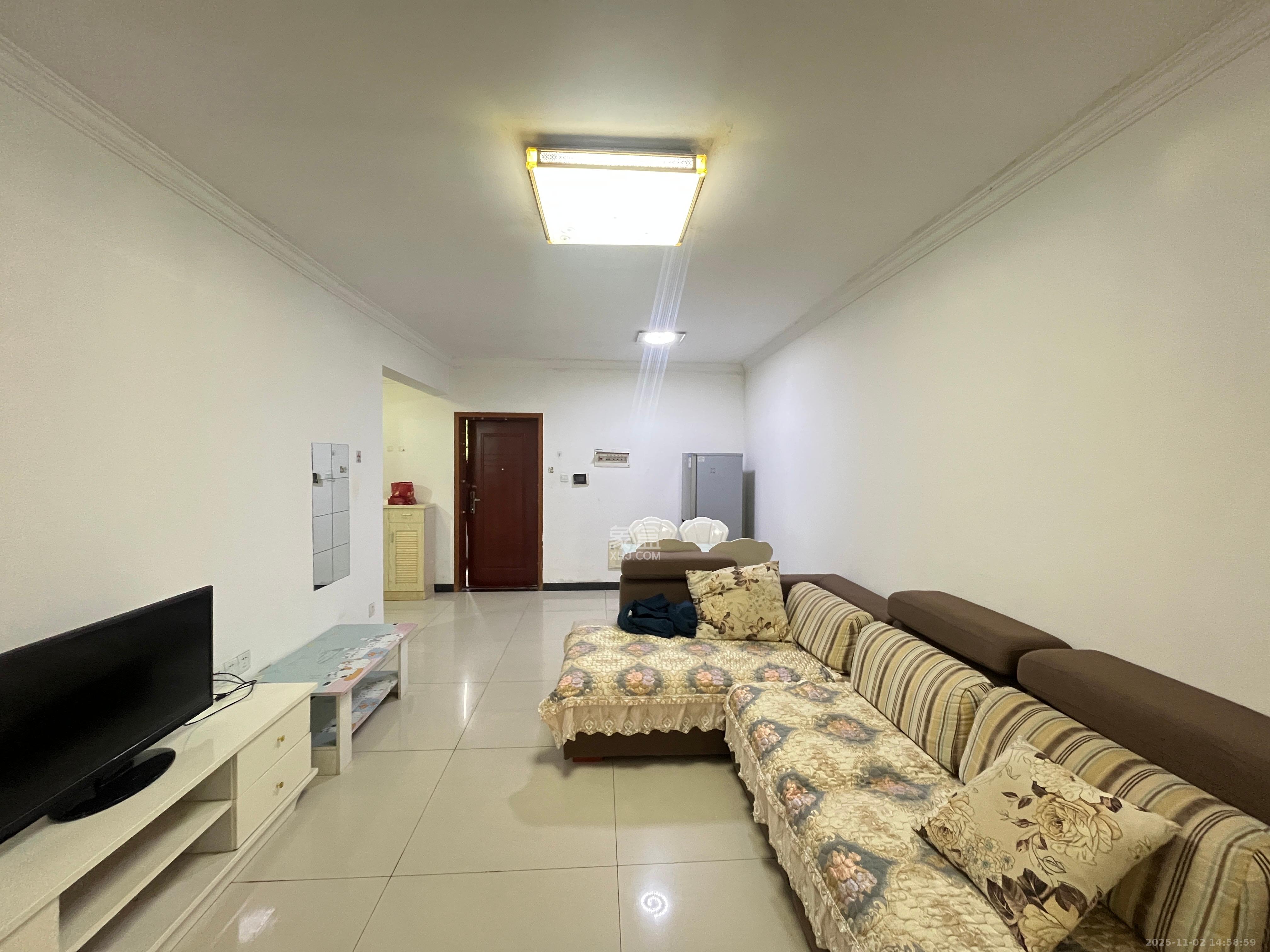 银太家园  2室2厅1卫    1600.0元/月室内图