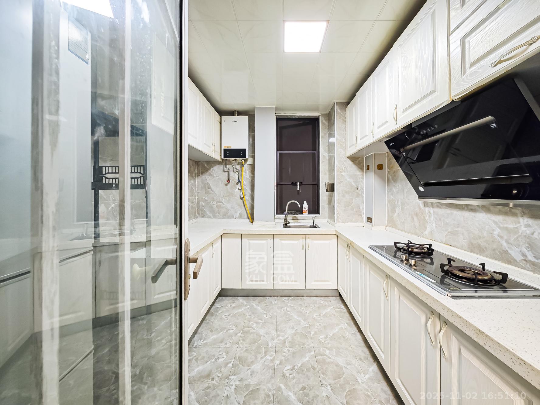 绿地海外滩一期 2室1厅1卫 45.0万 绿地海外滩一期 2室1厅1卫 45.0万厨房