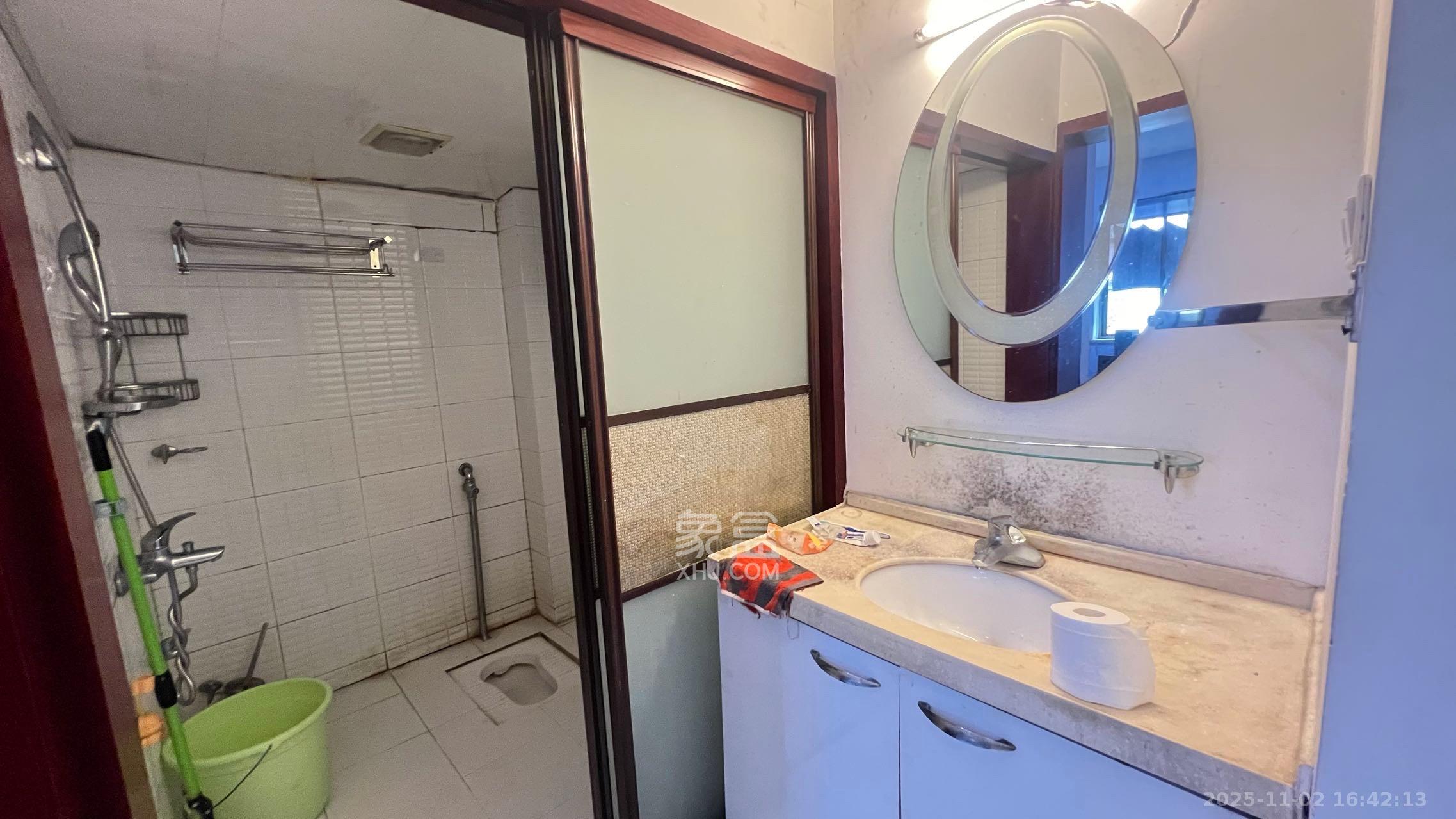 紫薇花园  3室2厅2卫    2500.0元/月室内图