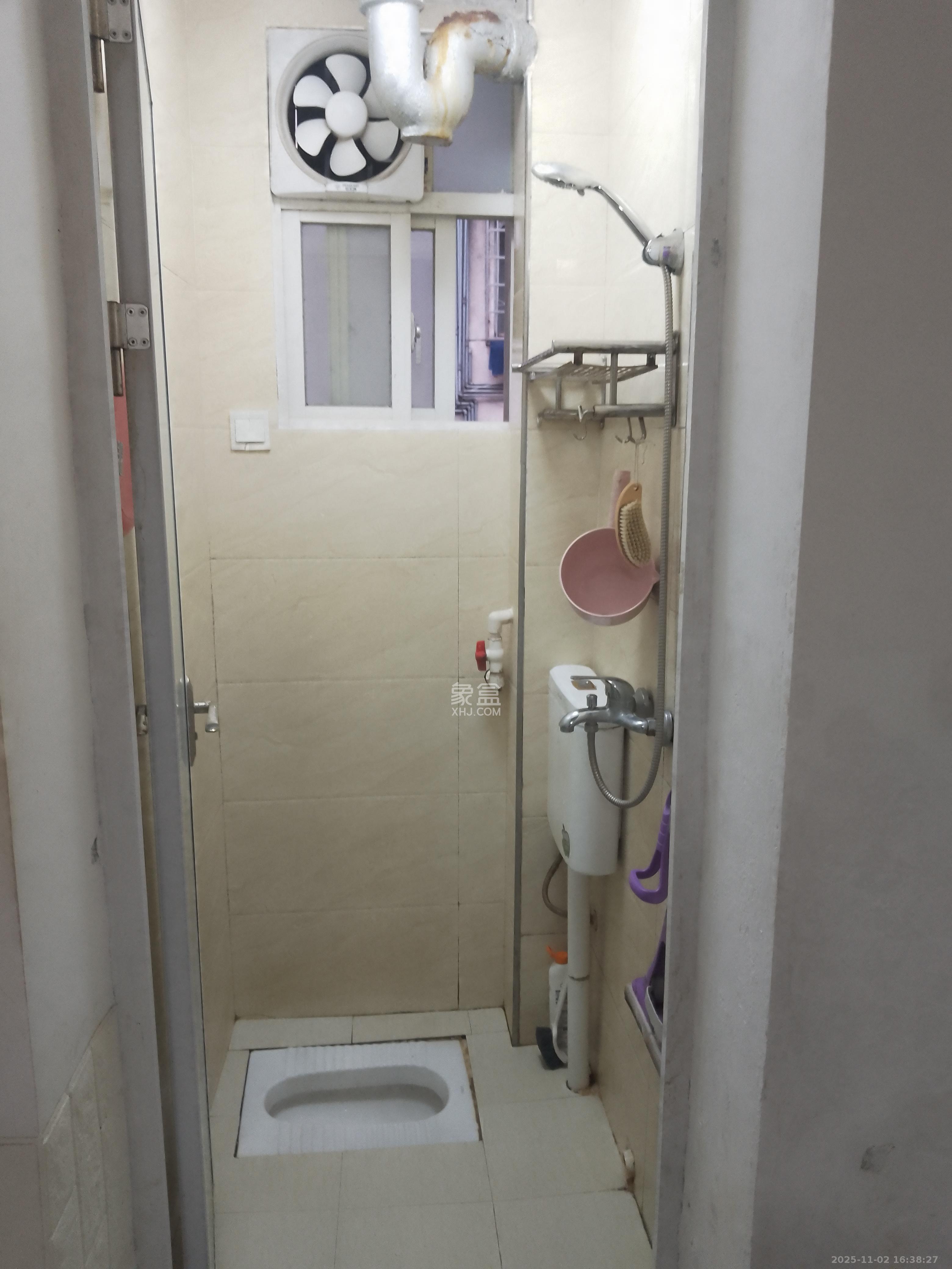 向东南社区  1室1厅1卫    1100.0元/月室内图