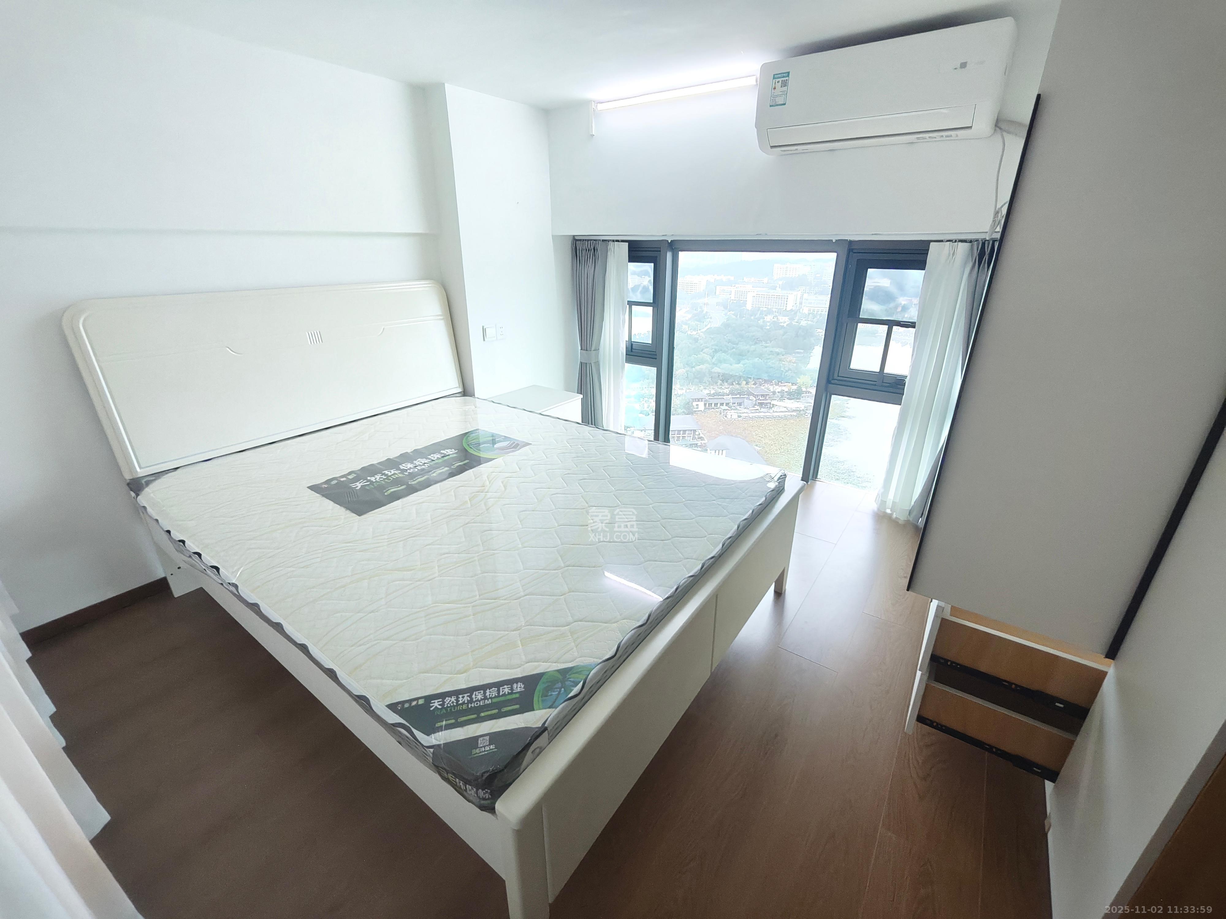 绿地V岛 2室1厅1卫 2500.0元/月 绿地V岛 2室1厅1卫 2500.0元/月室内图