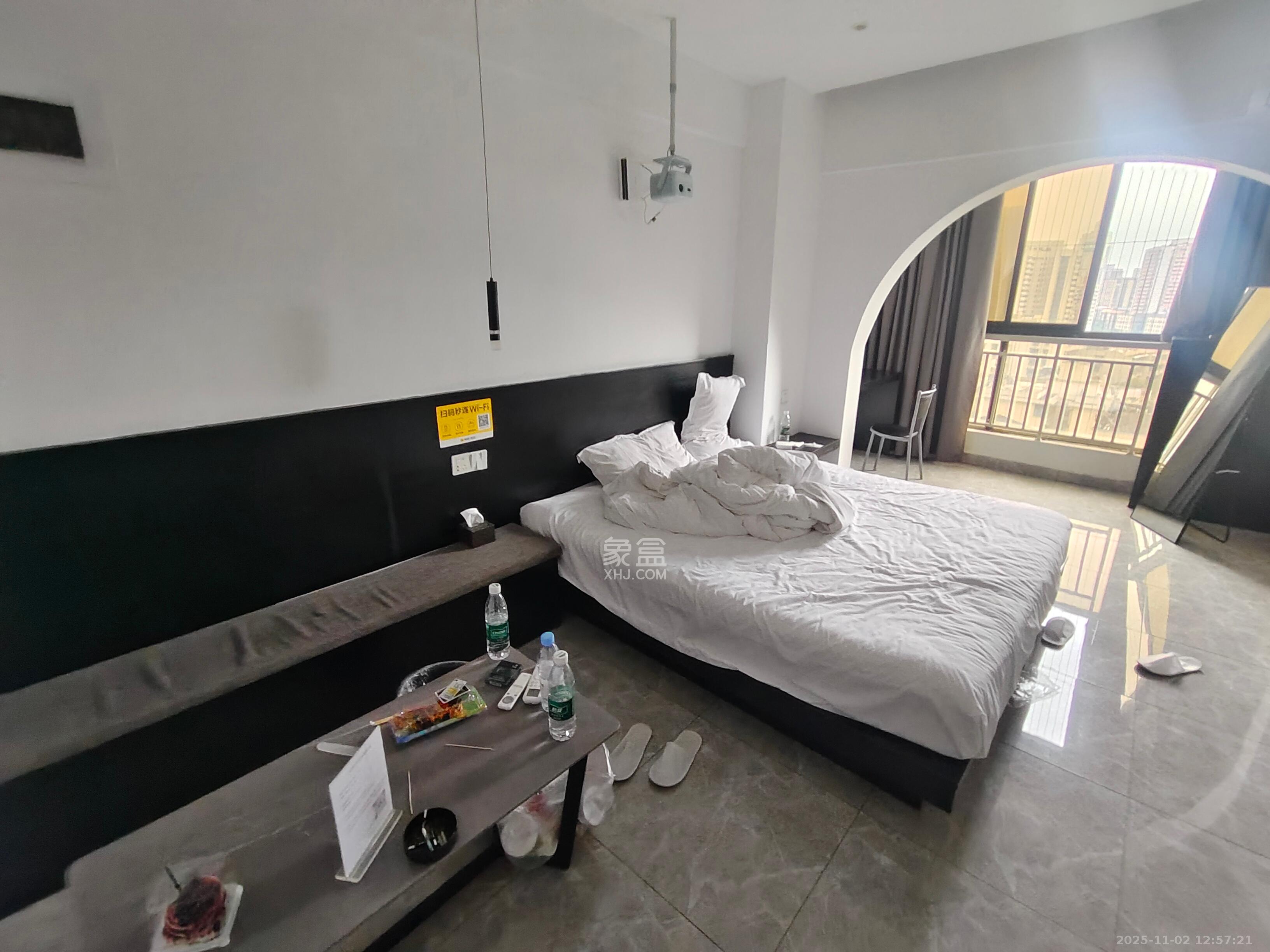 七彩丽都  1室1厅1卫    1600.0元/月室内图