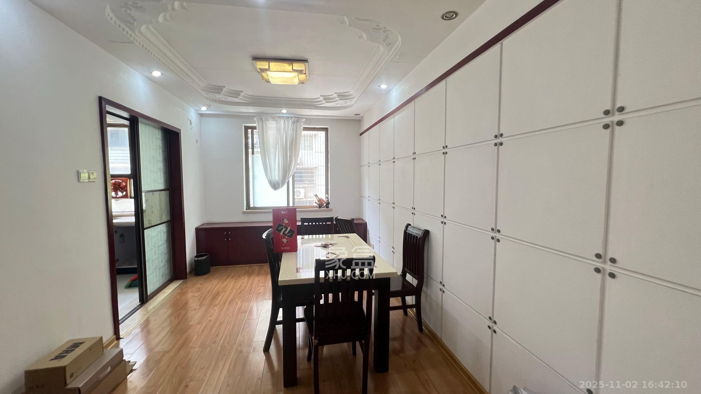 紫薇花园  3室2厅2卫    2500.0元/月室内图