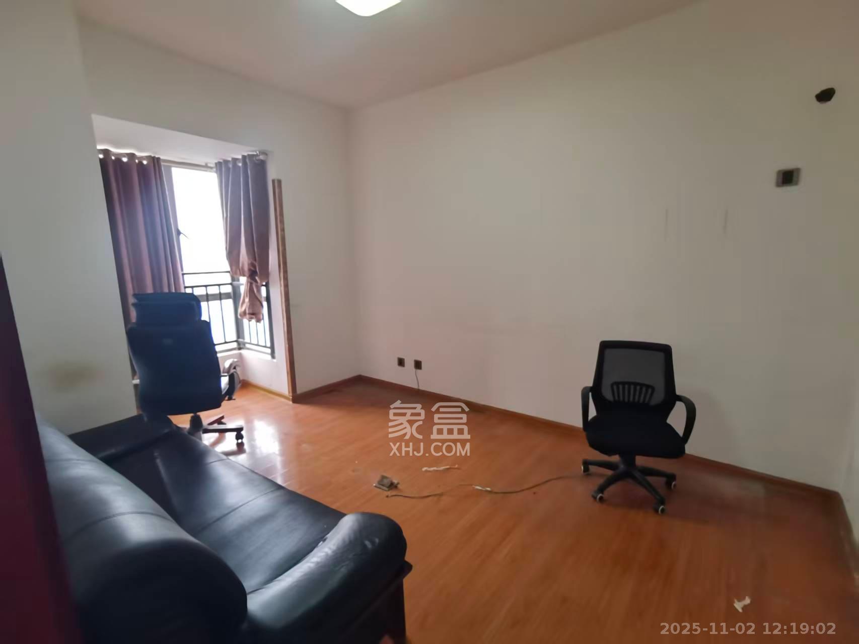 西子一间  3室2厅2卫    4000.0元/月室内图