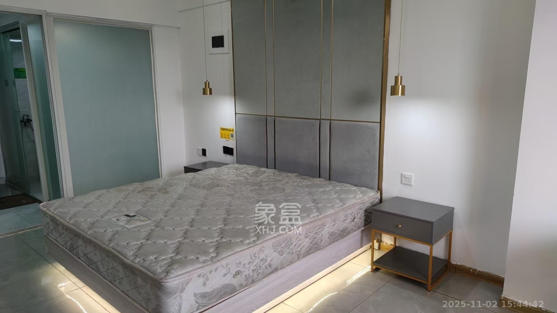 七彩丽都  1室1厅1卫    2000.0元/月室内图