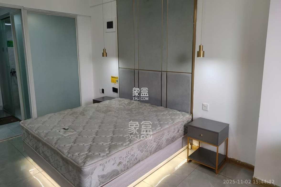 七彩丽都 1室1厅1卫 2000.0元/月 七彩丽都 1室1厅1卫 2000.0元/月室内图