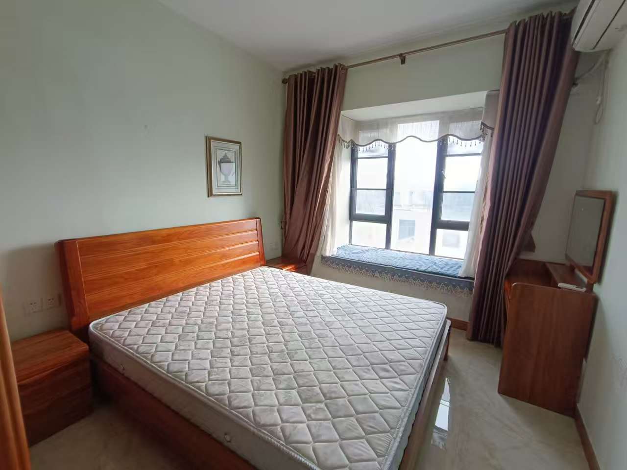 香榭花园  2室2厅1卫    2500.0元/月室内图