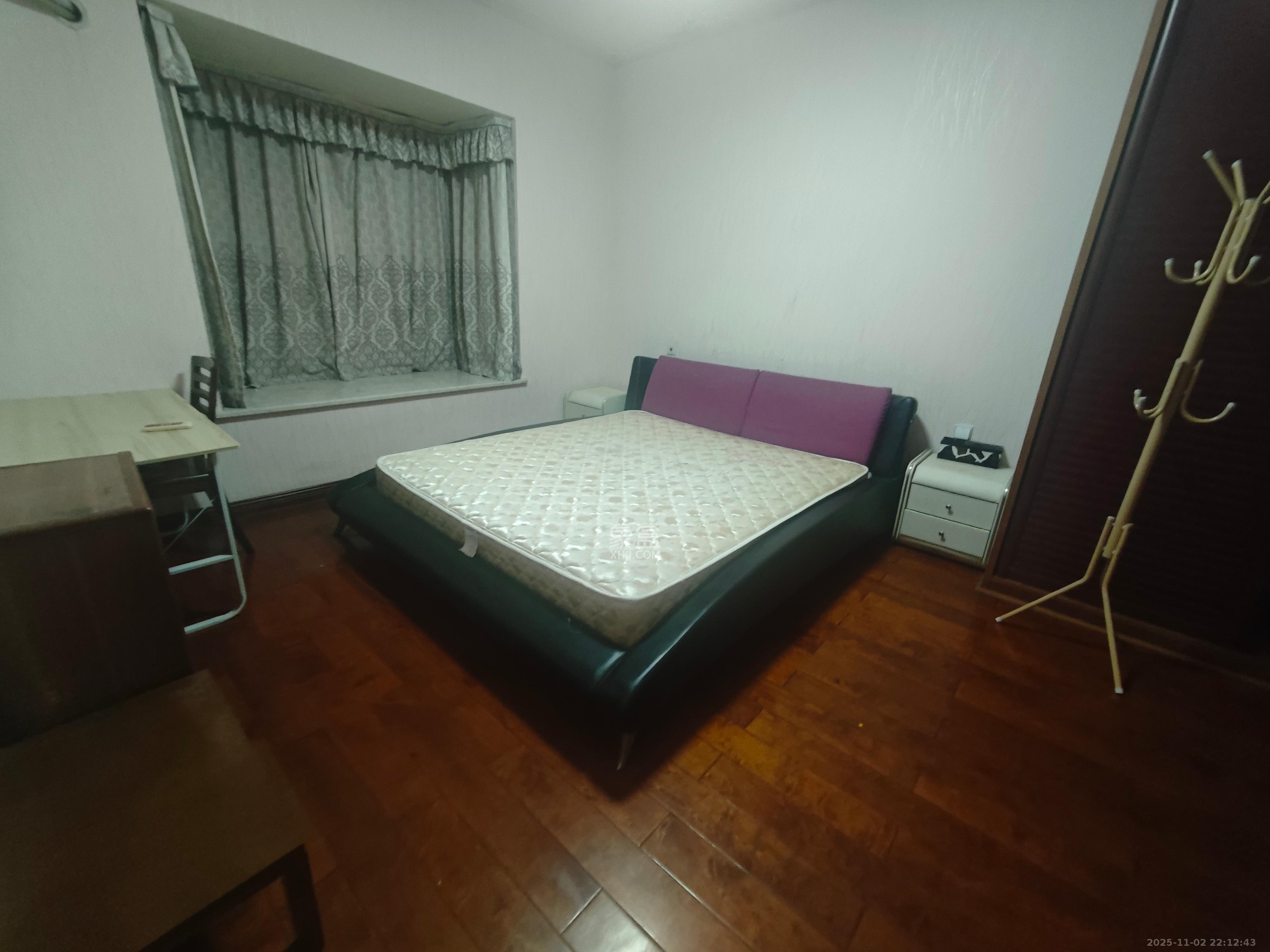 莱茵城 1室2厅1卫 2300.0元/月 莱茵城 1室2厅1卫 2300.0元/月室内图