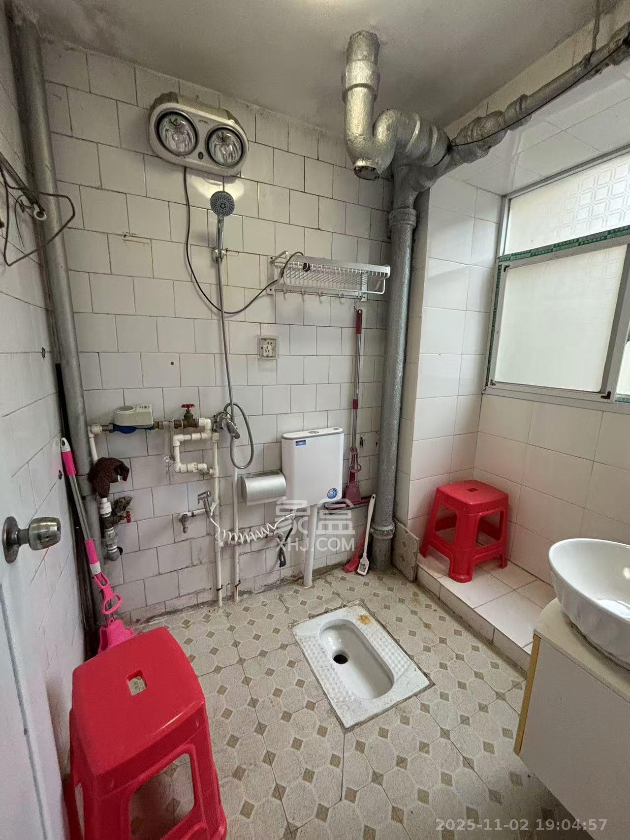 长勘小区  2室1厅1卫    1800.0元/月室内图