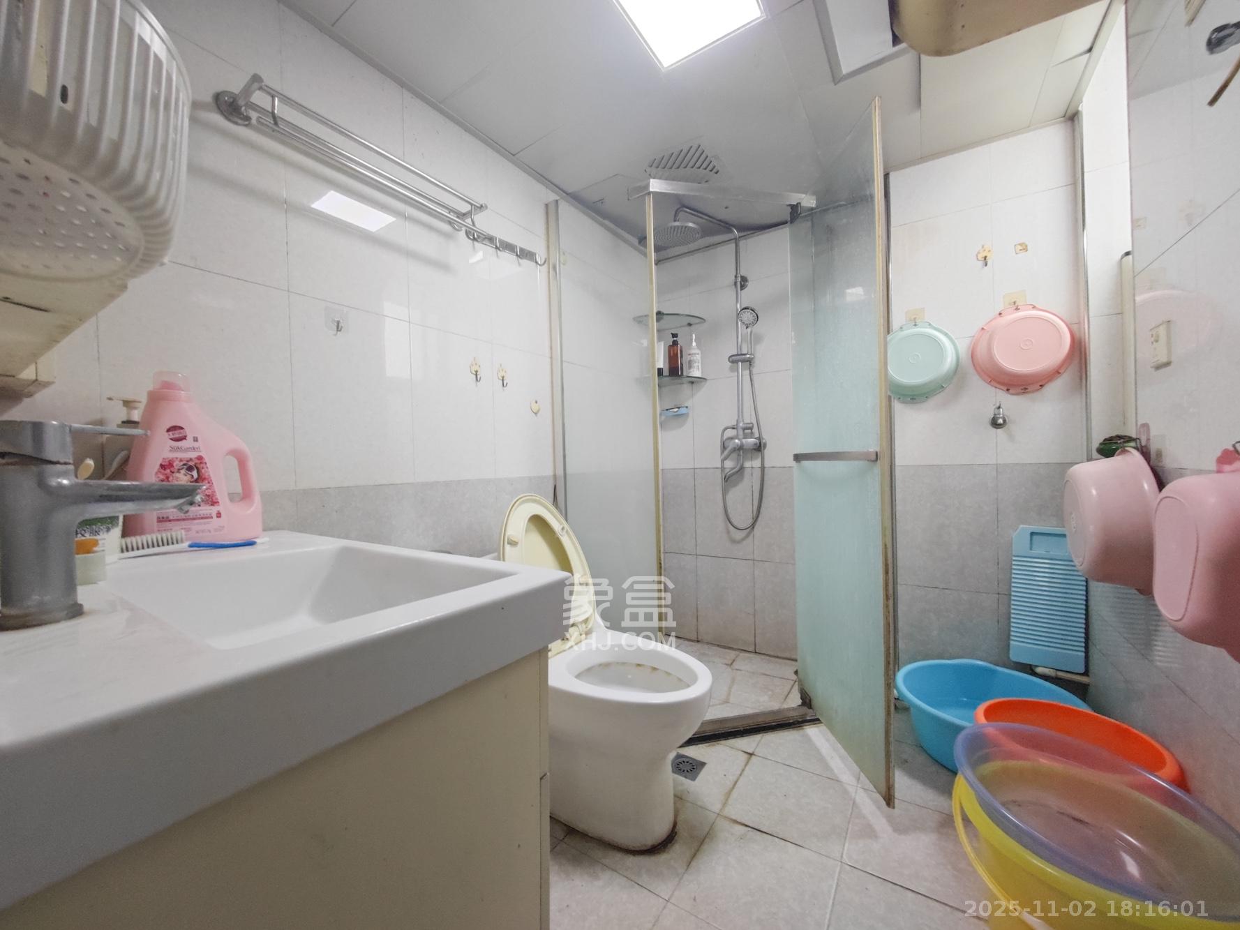 世纪桃花苑  2室2厅1卫    55.0万卫生间