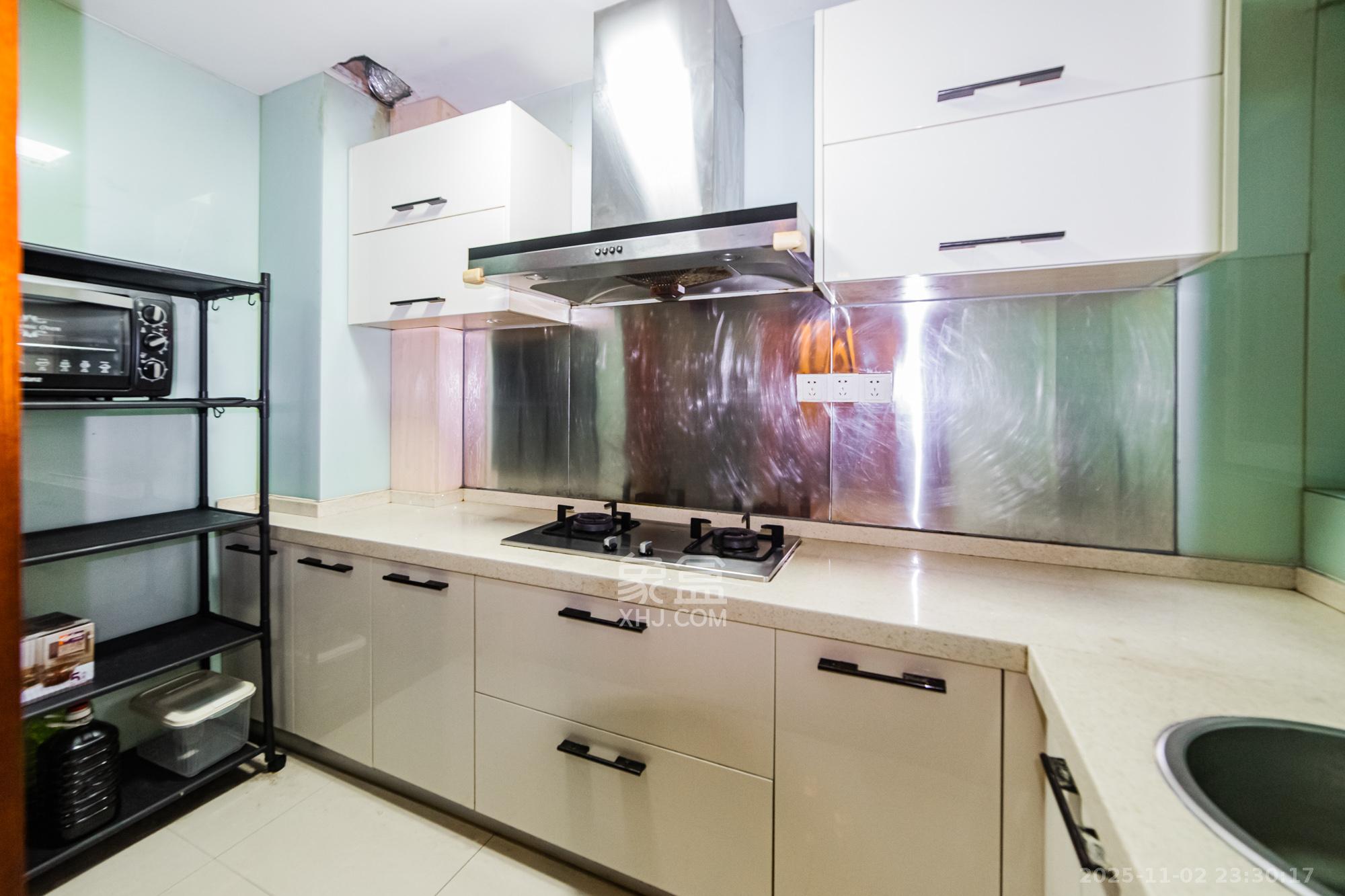 万国城（当代满庭春MOMA）二期  2室2厅1卫    75.0万厨房