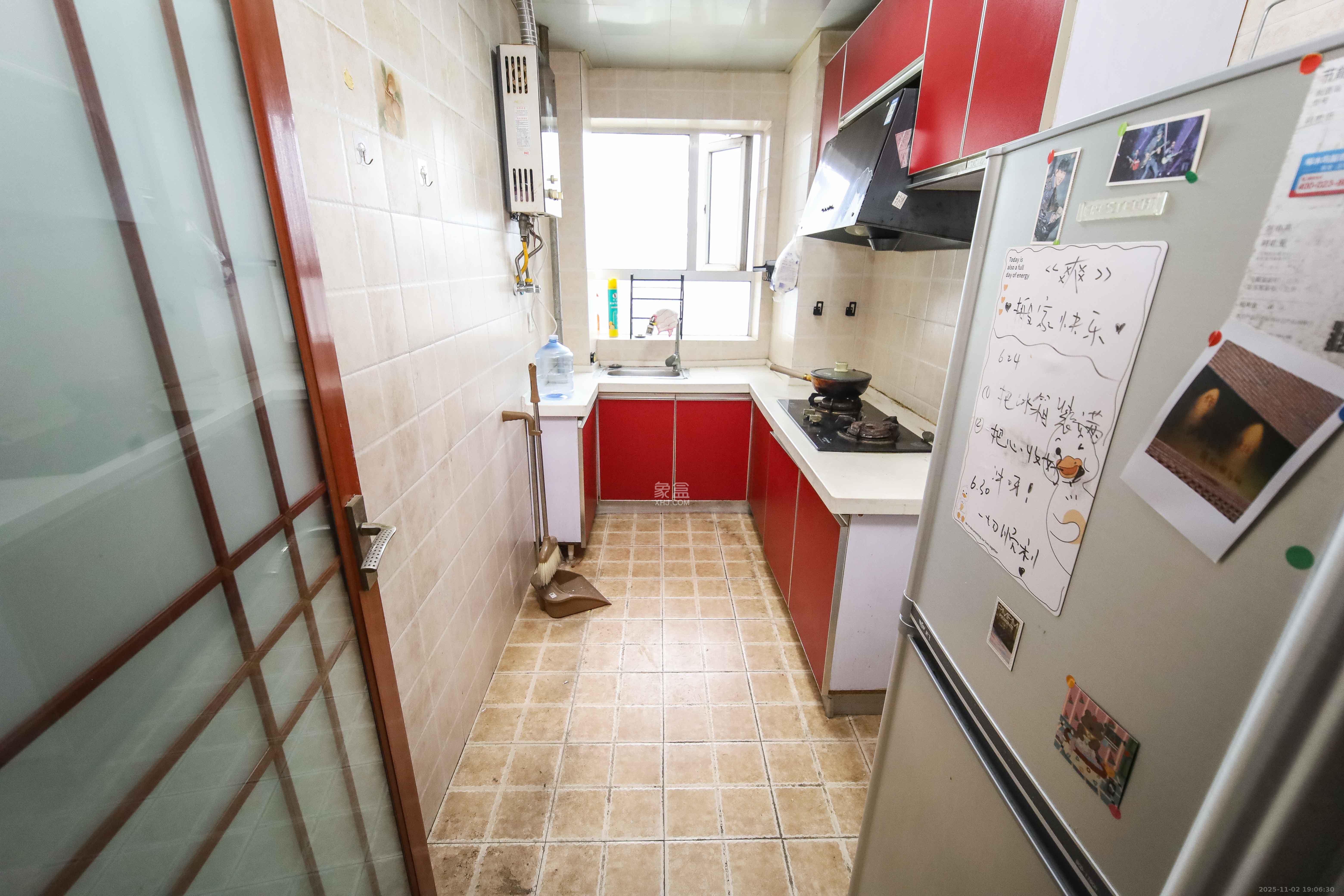 左岸右岸  1室1厅1卫    32.0万厨房