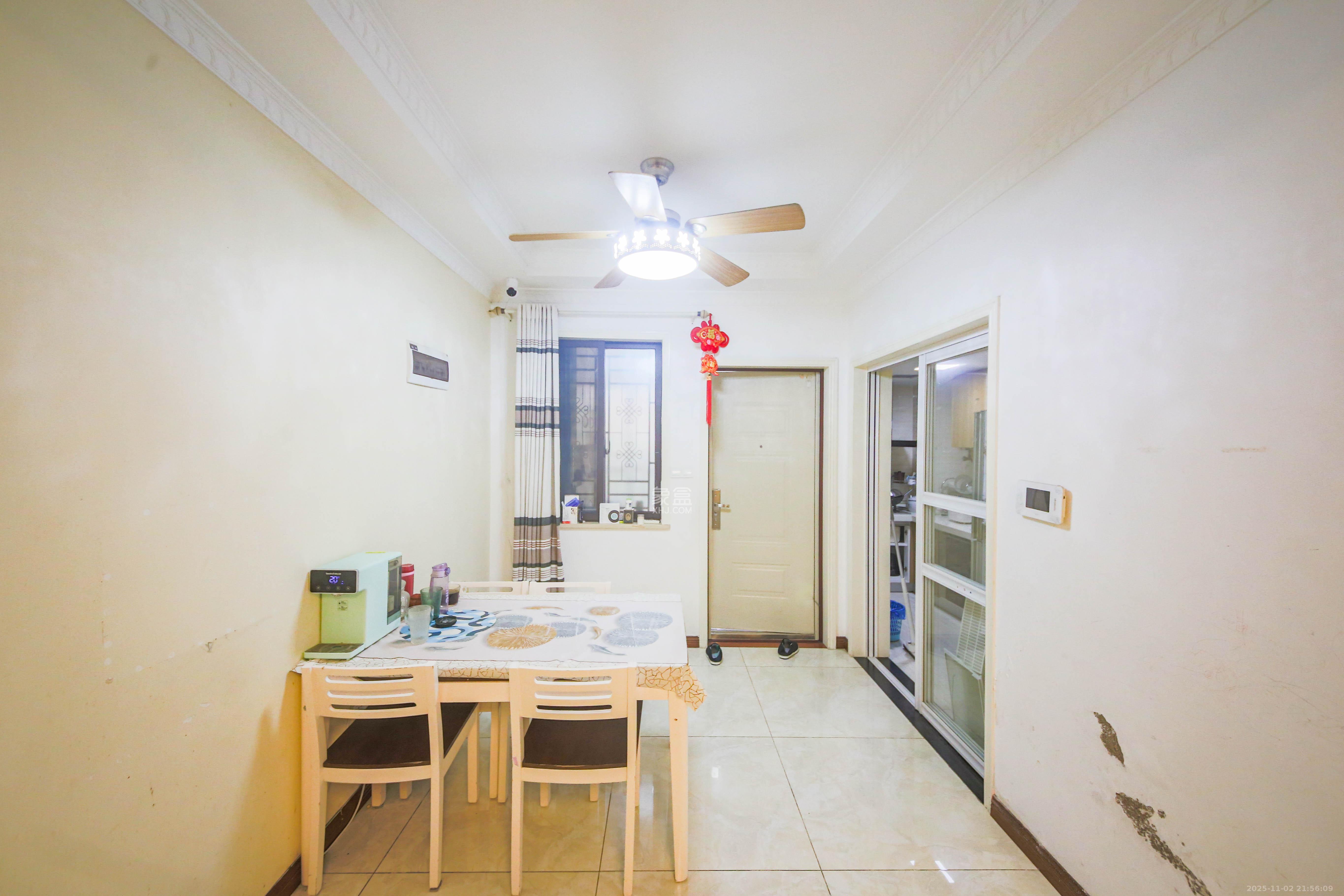 奥林匹克花园贡院三期  3室2厅2卫    85.0万客厅