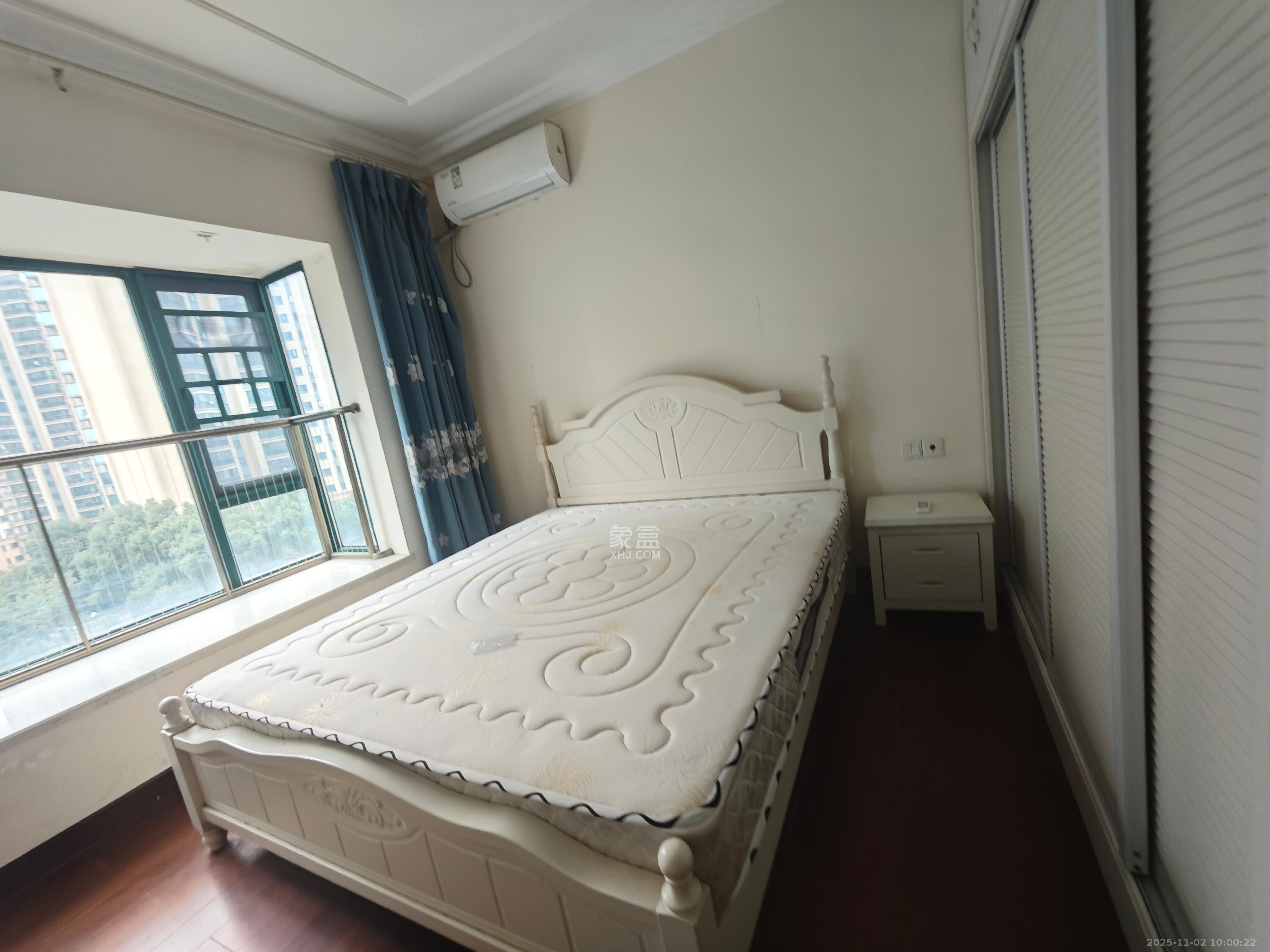 恒大翡翠华庭 3室2厅1卫 2200.0元/月 恒大翡翠华庭 3室2厅1卫 2200.0元/月室内图