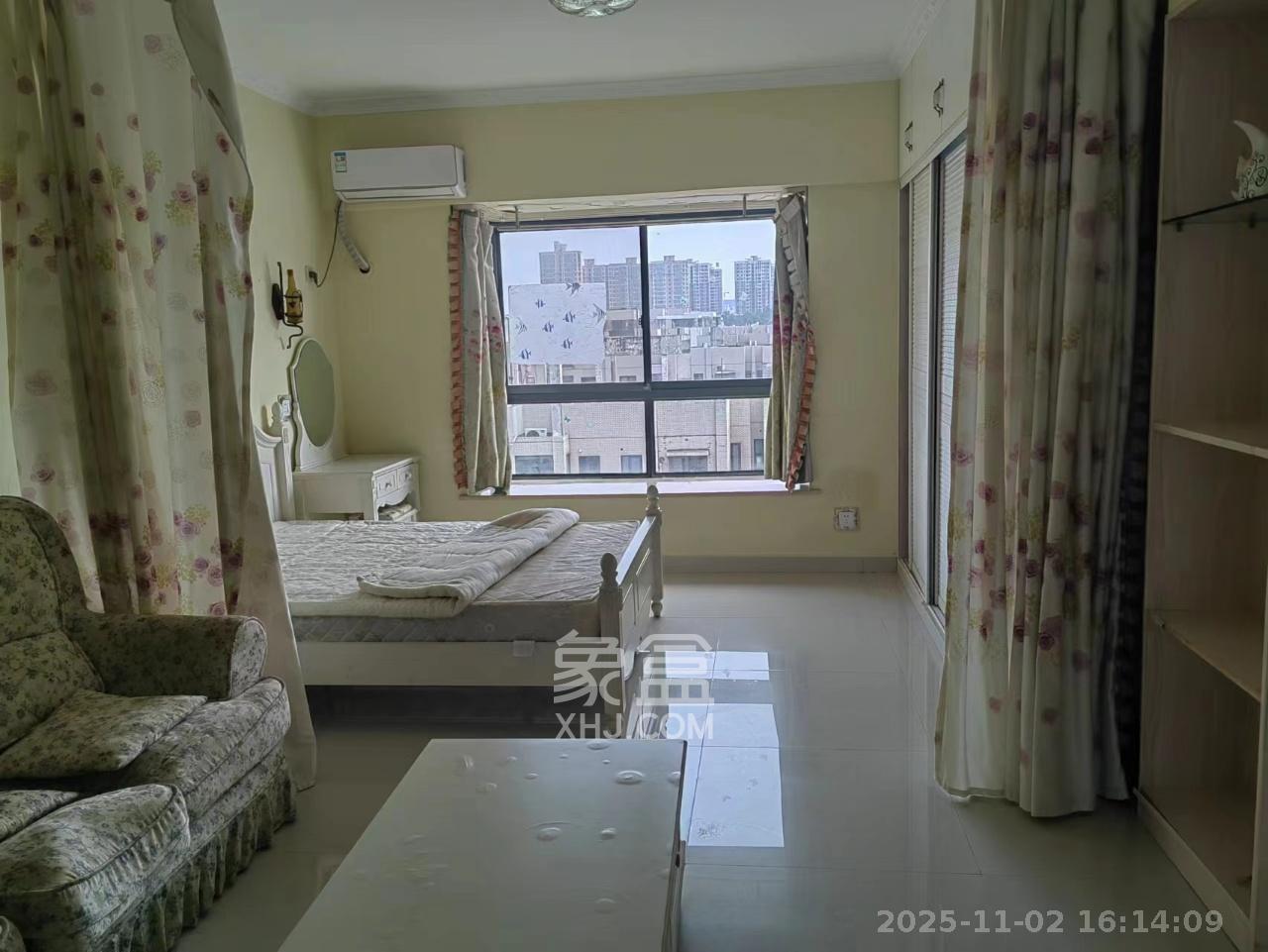 世纪桃花苑  1室0厅1卫    1200.0元/月