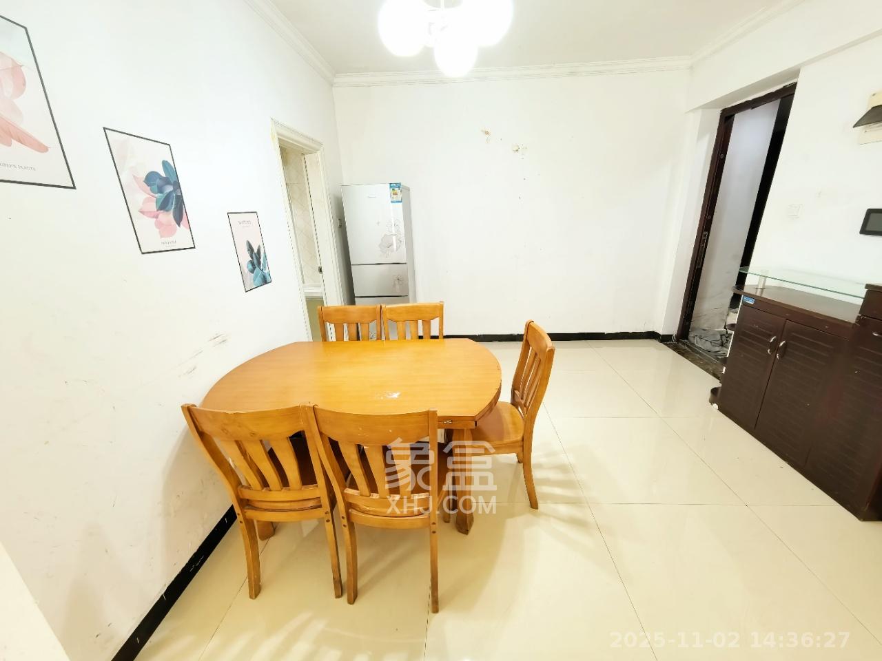 第六都(陆都小区) 2室2厅1卫 2300.0元/月 第六都(陆都小区) 2室2厅1卫 2300.0元/月室内图