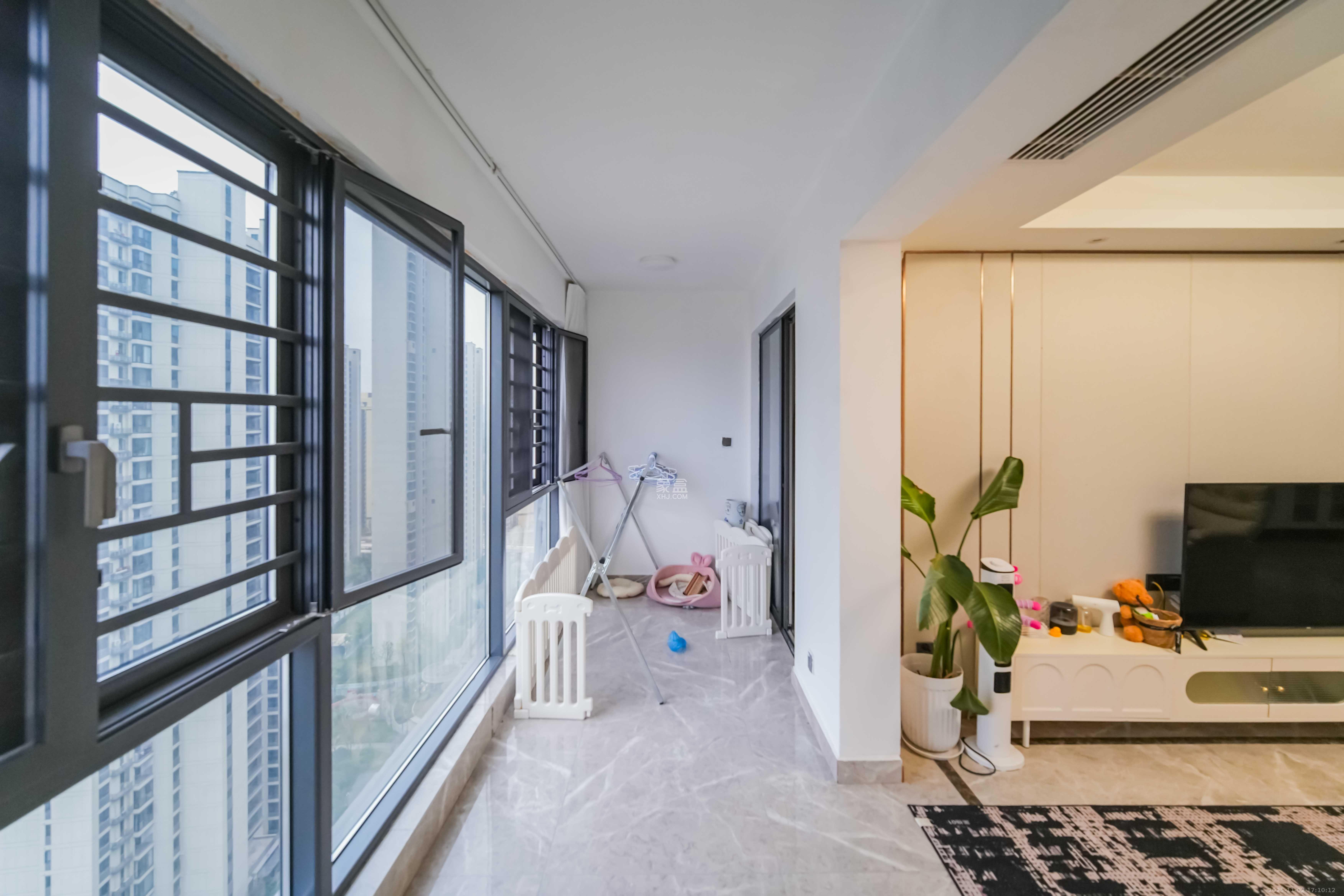 旭辉雨花郡  3室2厅2卫    4300.0元/月室内图