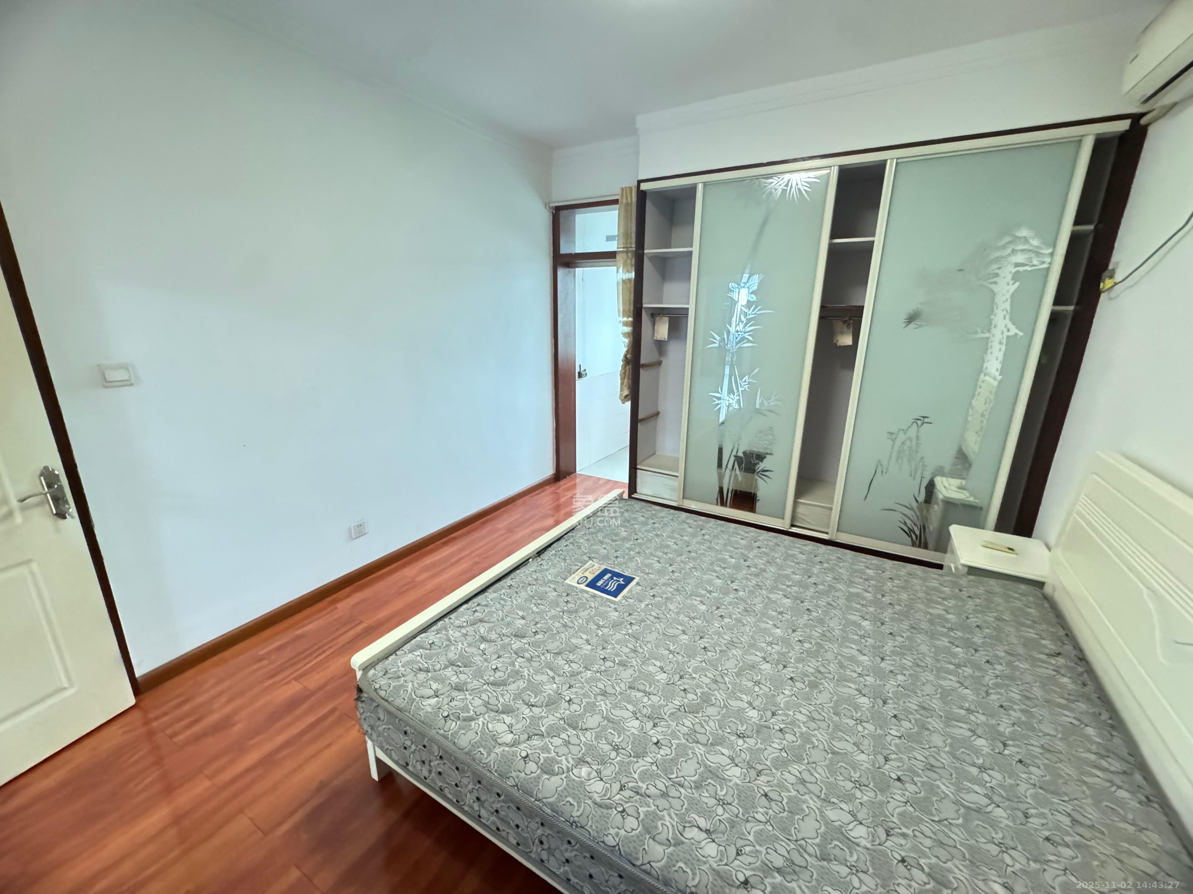 裕园大厦  2室1厅1卫    1800.0元/月室内图