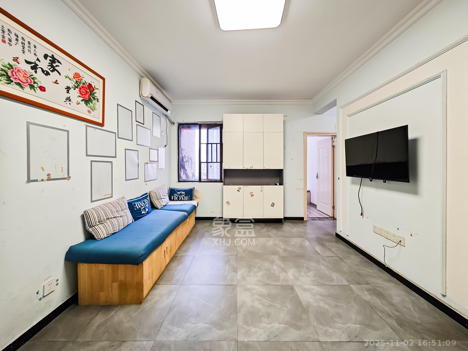 绿地海外滩一期 2室1厅1卫 45.0万 绿地海外滩一期 2室1厅1卫 45.0万客厅