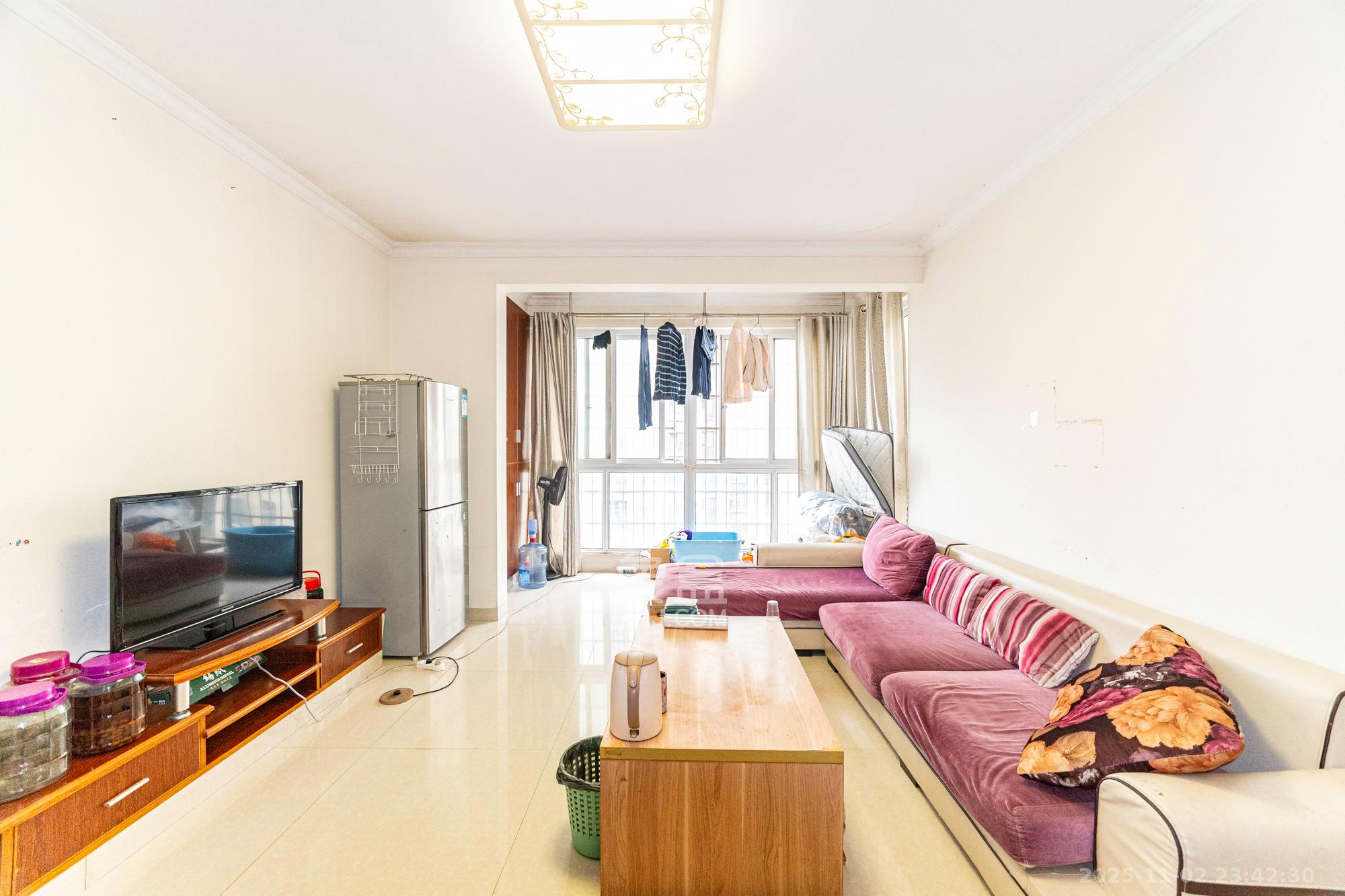 楚天世纪城东苑 1室2厅1卫 48.0万 楚天世纪城东苑 1室2厅1卫 48.0万客厅