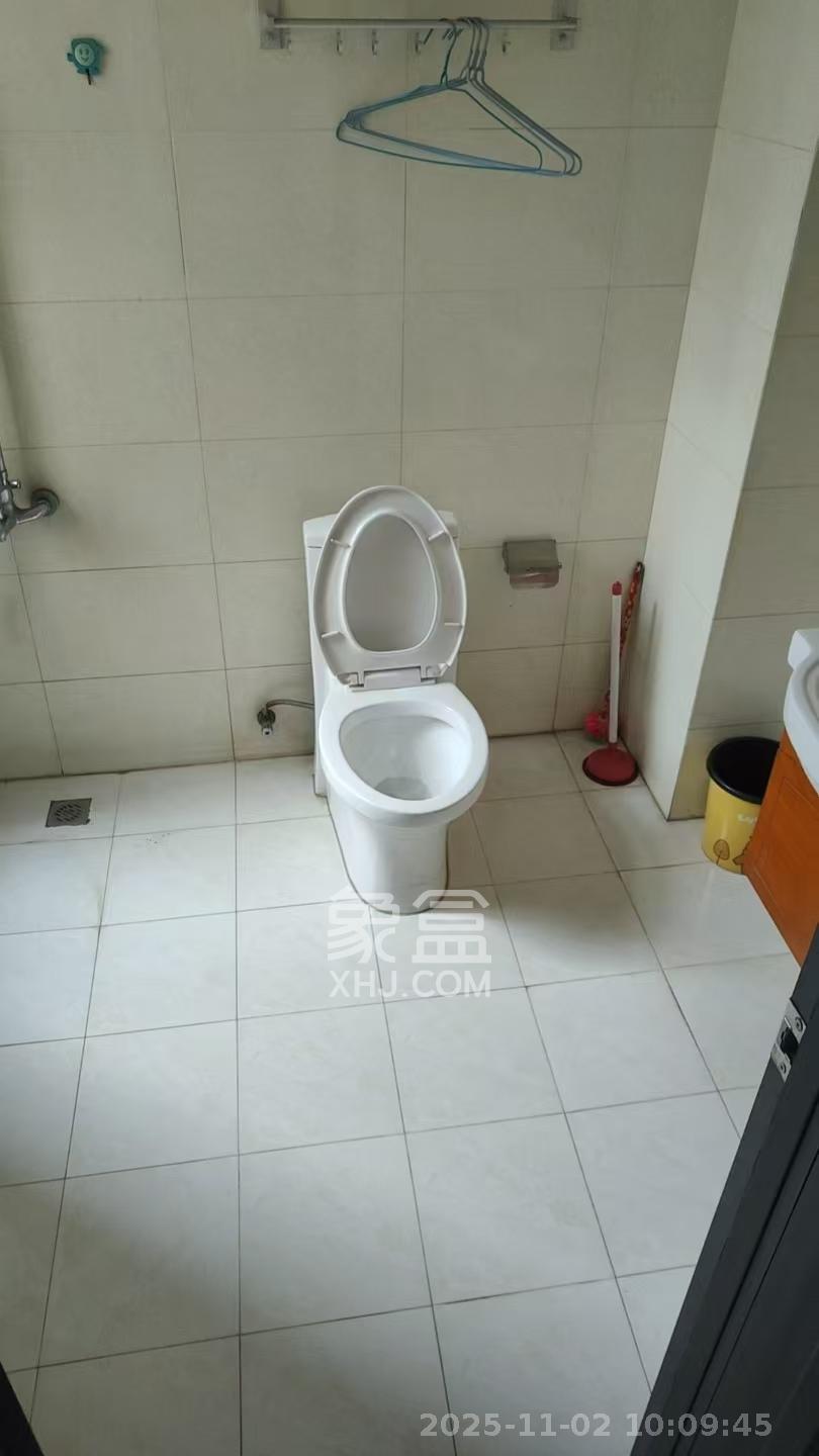 中国铁建国际城一期  3室2厅1卫    1700.0元/月室内图