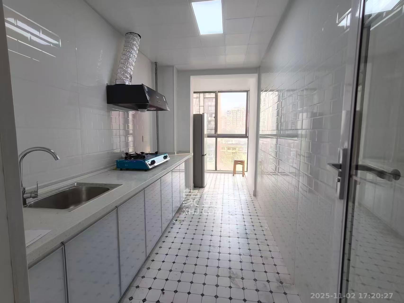 钱隆首府(福晟御园)  3室2厅2卫    4000.0元/月室内图