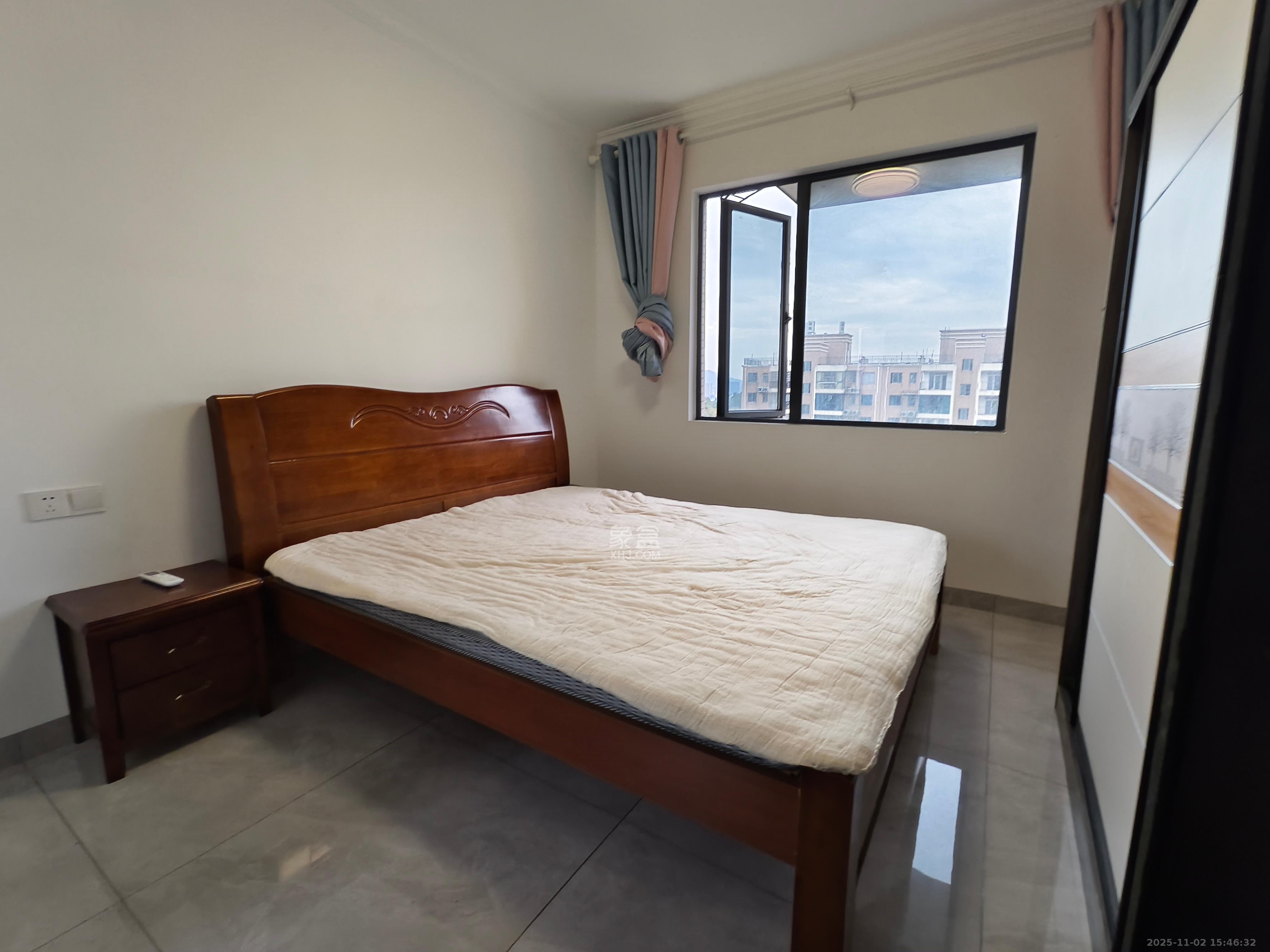 山水新城 3室2厅1卫 2700.0元/月 山水新城 3室2厅1卫 2700.0元/月室内图