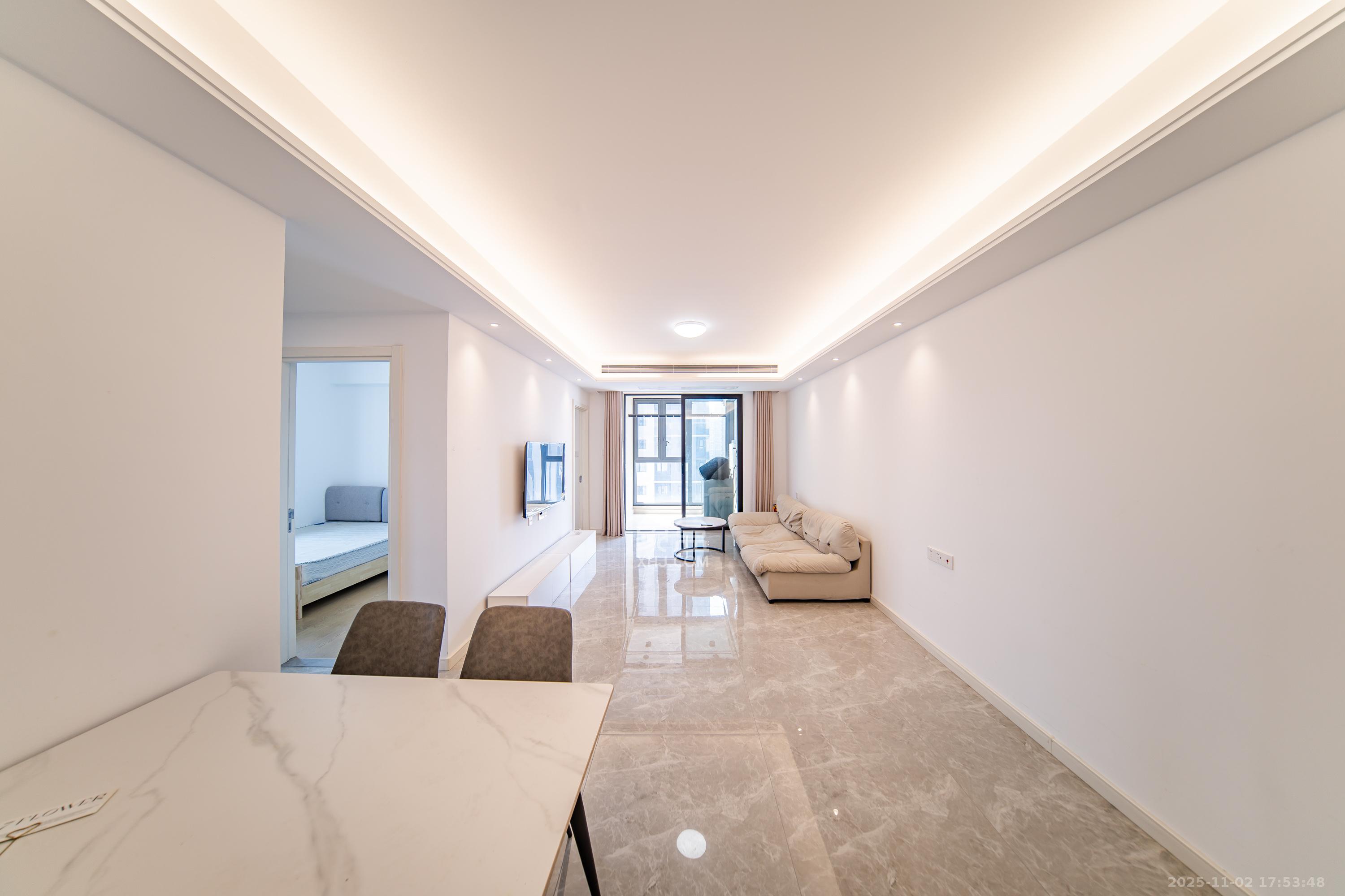 万科金色梦想C区 3室2厅2卫 120.0万 万科金色梦想C区 3室2厅2卫 120.0万客厅