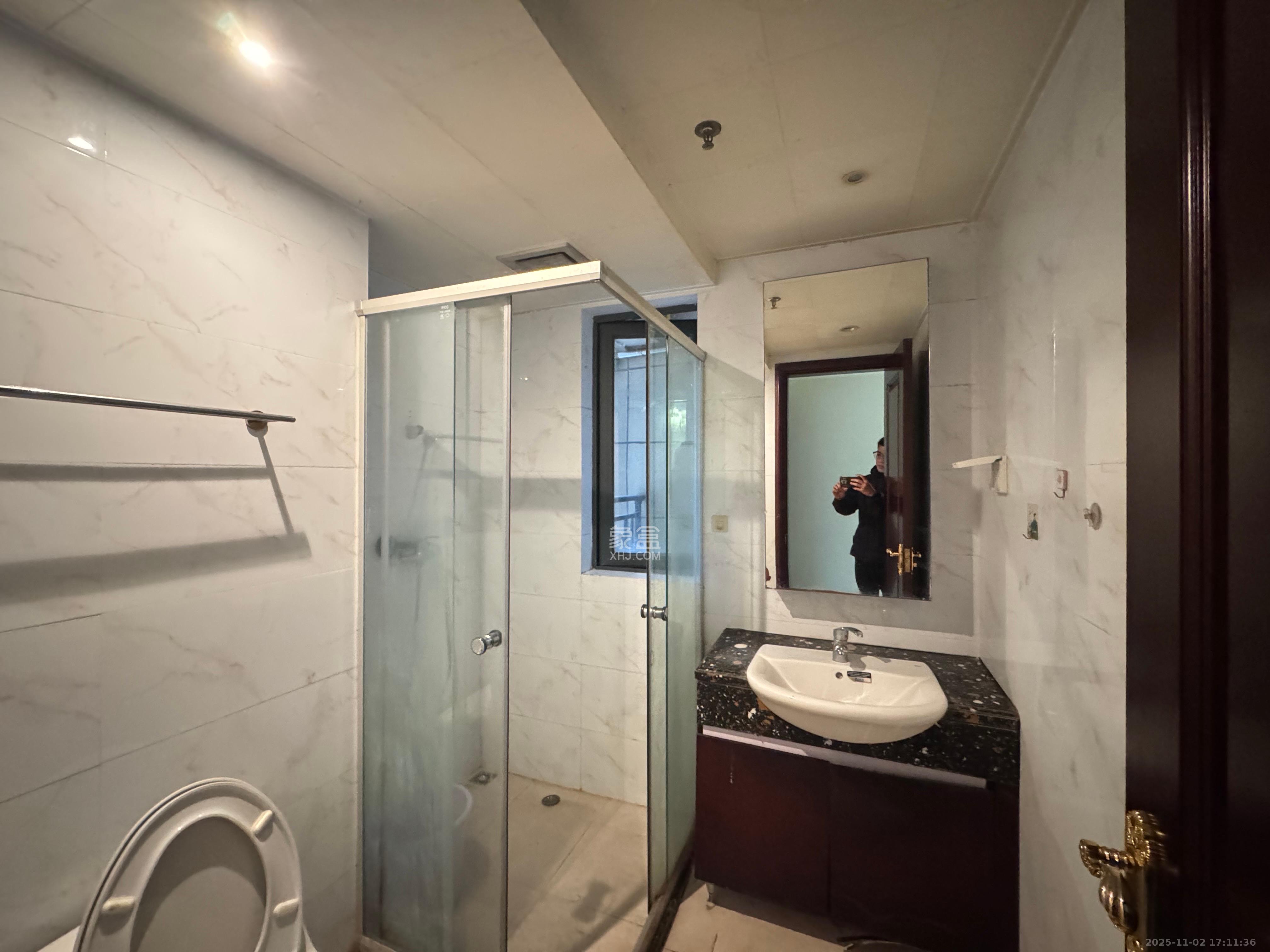 恒大御景半岛锦绣苑  3室2厅2卫    2400.0元/月室内图