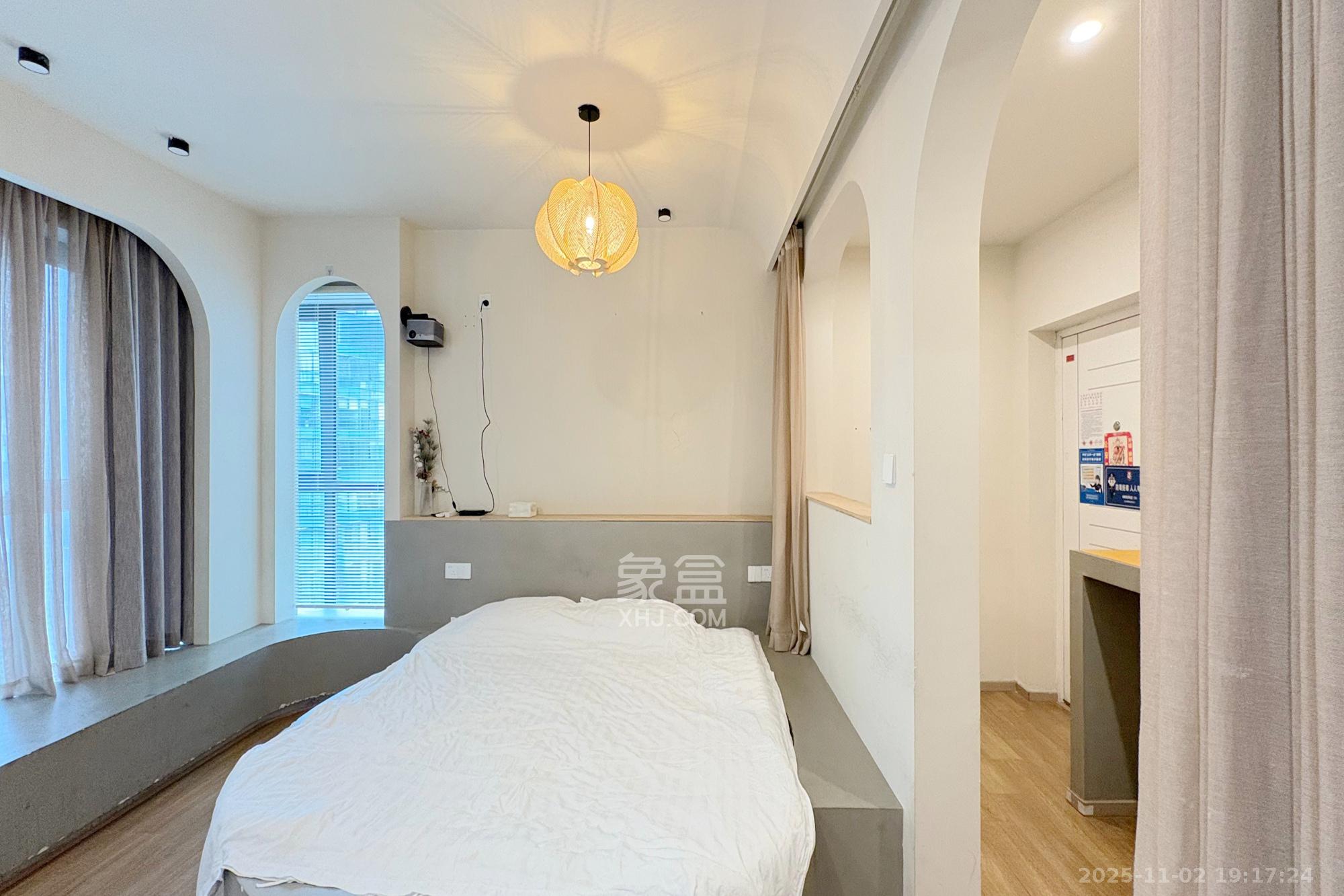 中天广场  1室1厅1卫    52.6万