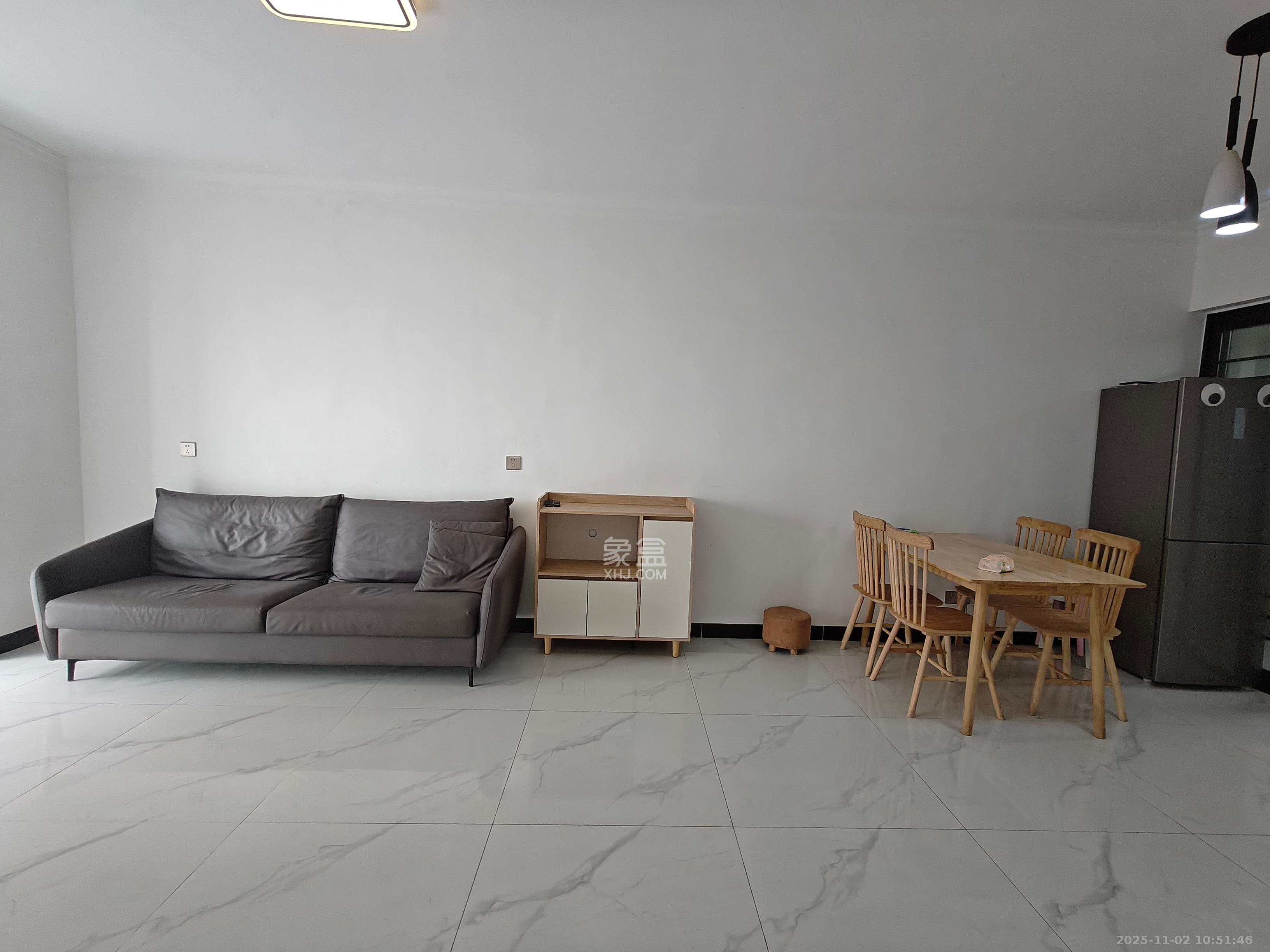 海伦春天  3室2厅1卫    2100.0元/月室内图