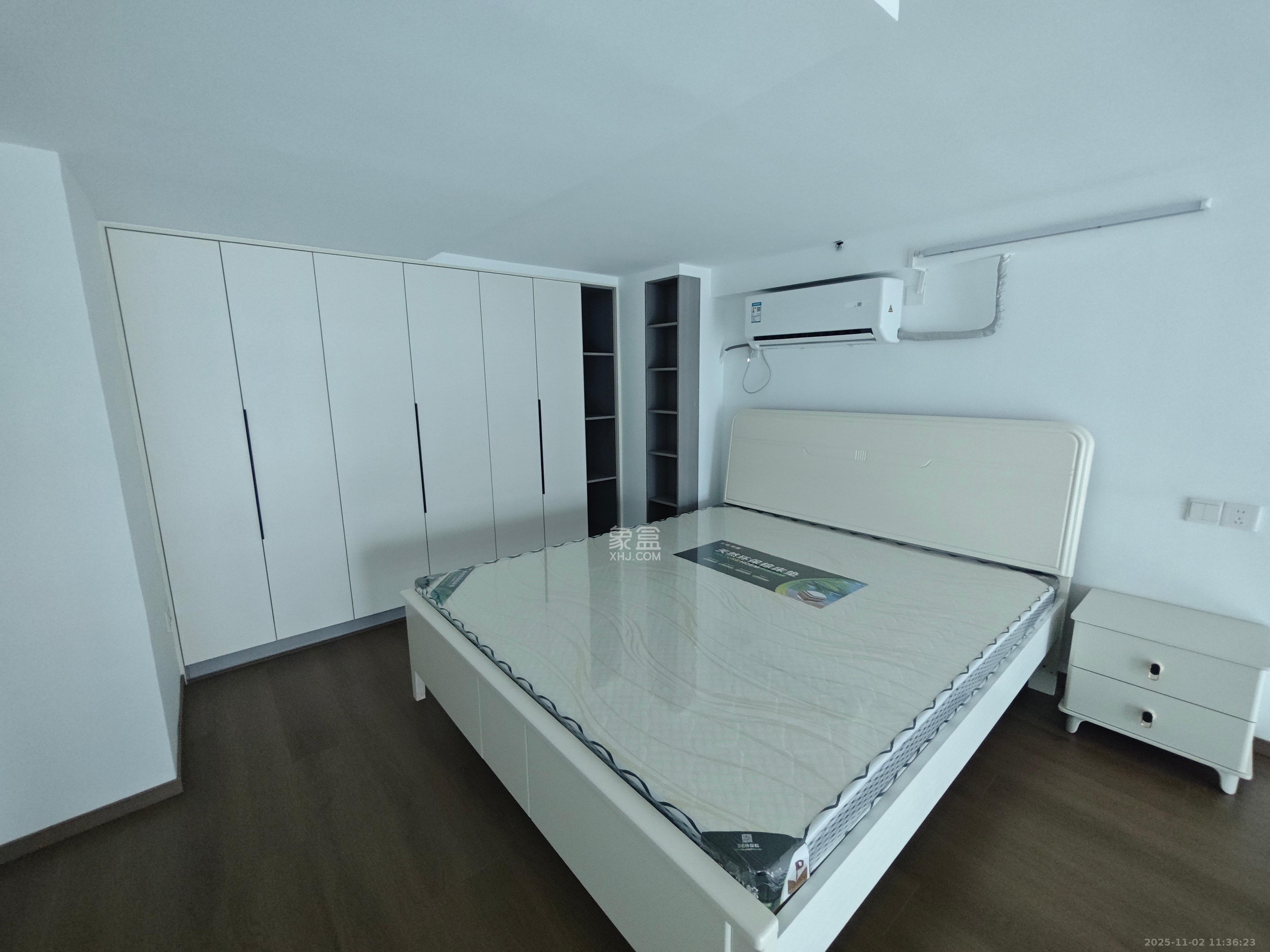 绿地V岛 1室0厅0卫 2600.0元/月 绿地V岛 1室0厅0卫 2600.0元/月室内图