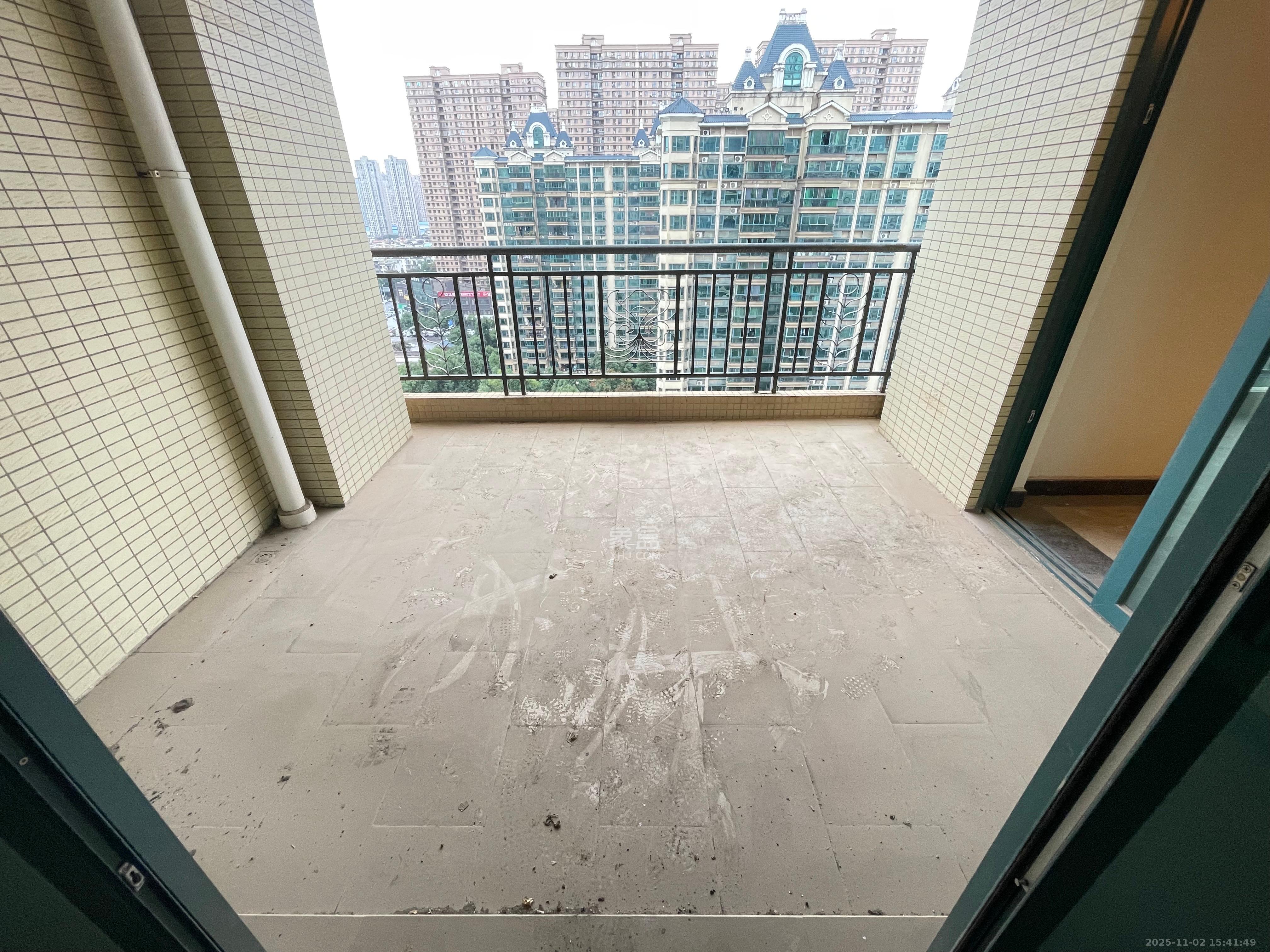 恒大名都 4室2厅4卫 2800.0元/月 恒大名都 4室2厅4卫 2800.0元/月室内图